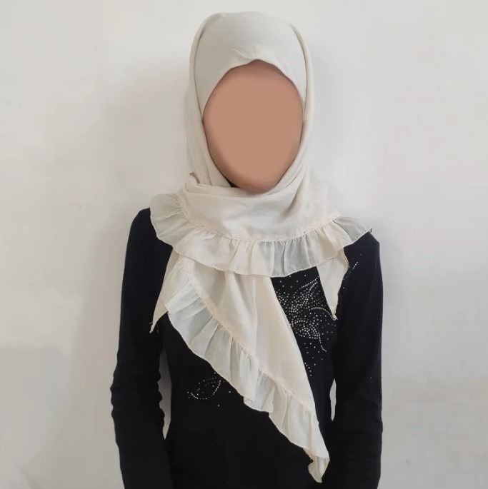 روسری دخترانه رنگ سفید طرح لبنانی