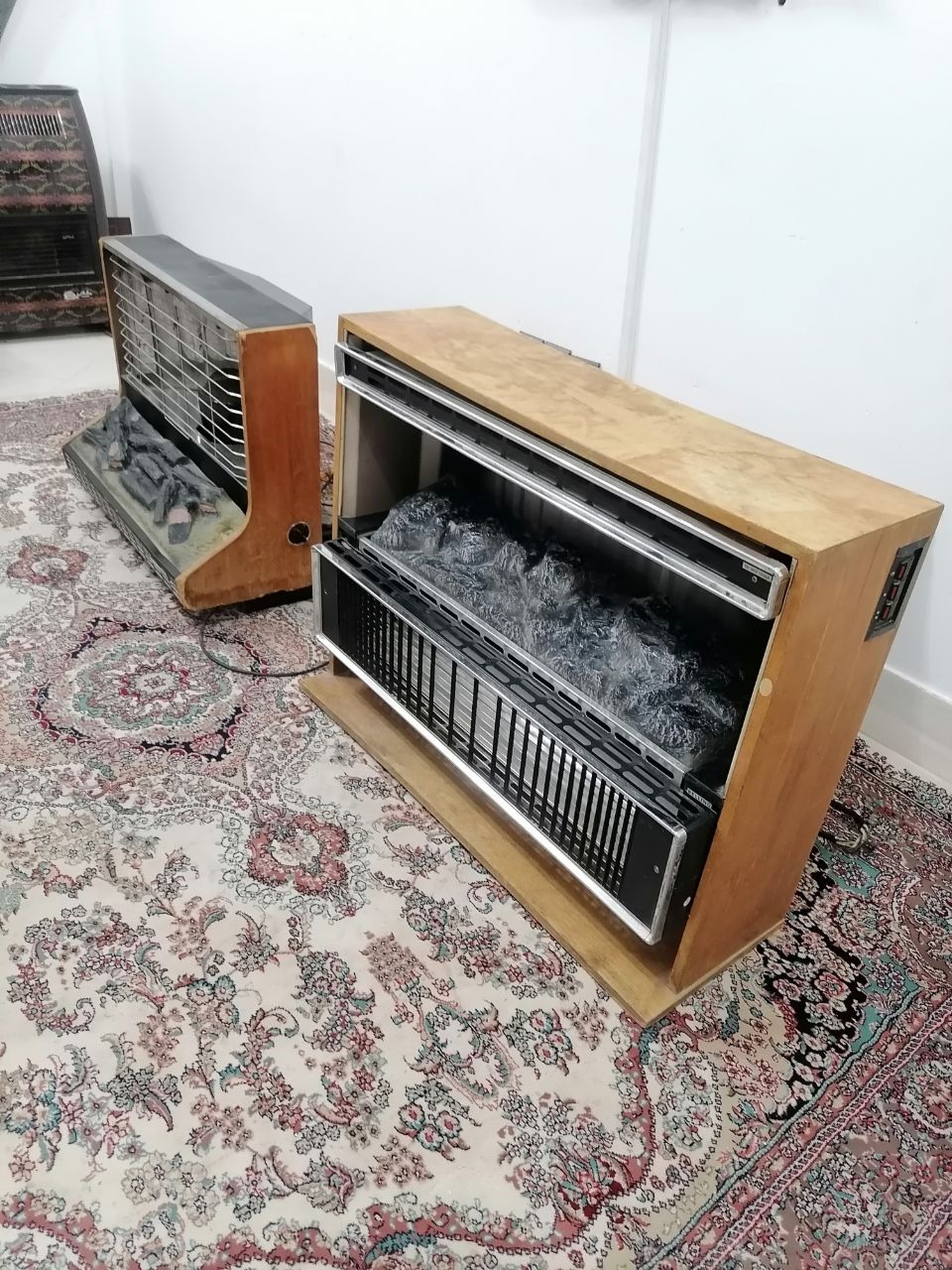 مزایده 2 عدد بخاری نفتی و برقی انگلیسی کلکسیونی