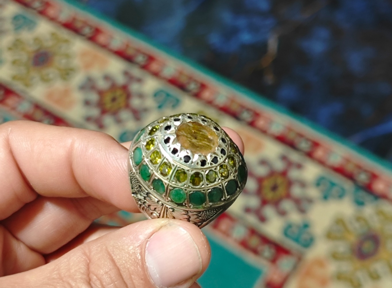 انگشتر چند نگینه