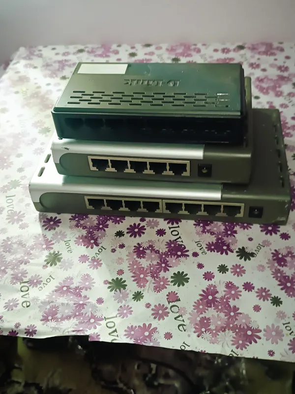 3دستگاه شبکهD_Link درحدنو وسالم