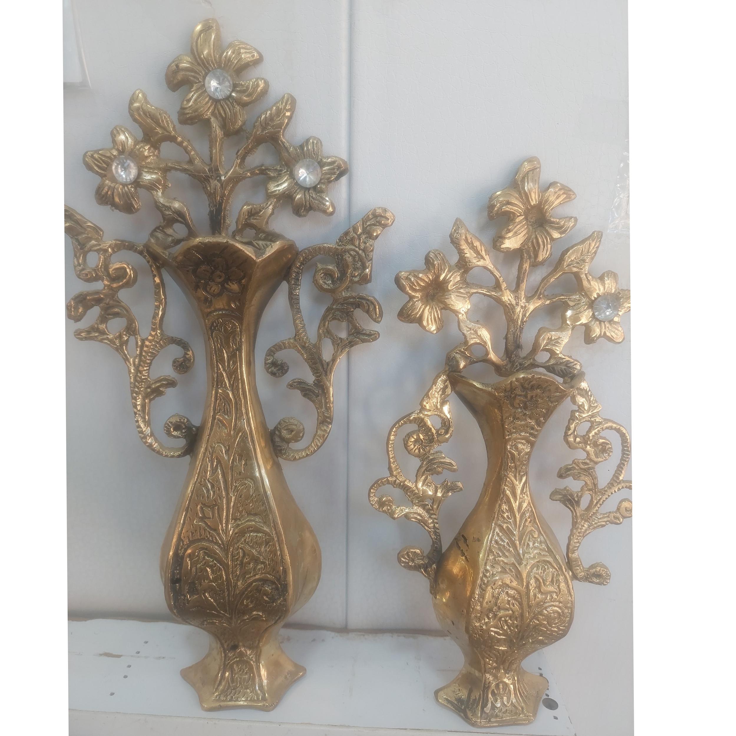گلدان برنزی دیواری