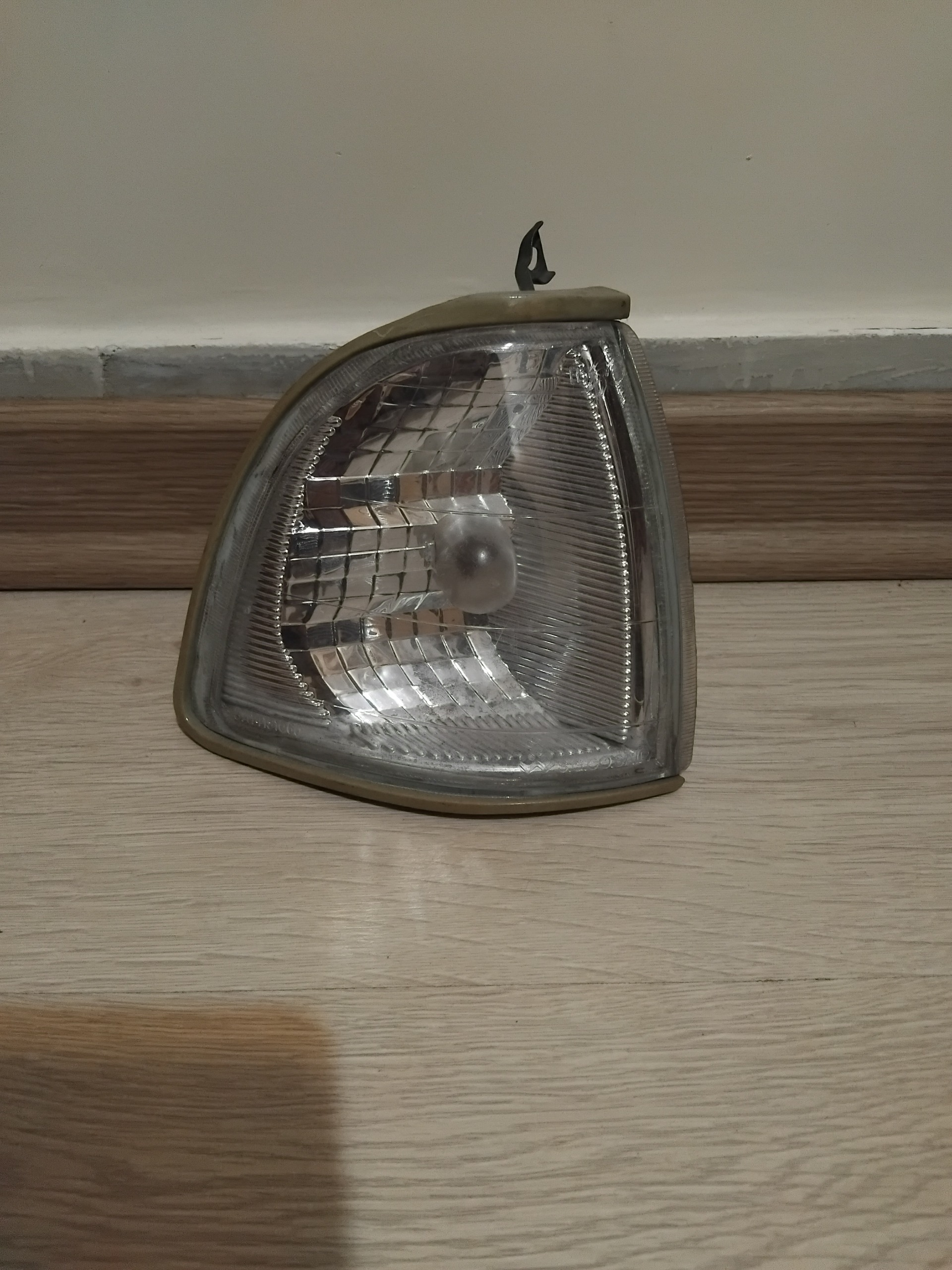 چراغ راهنما پارک پراید 141 راست