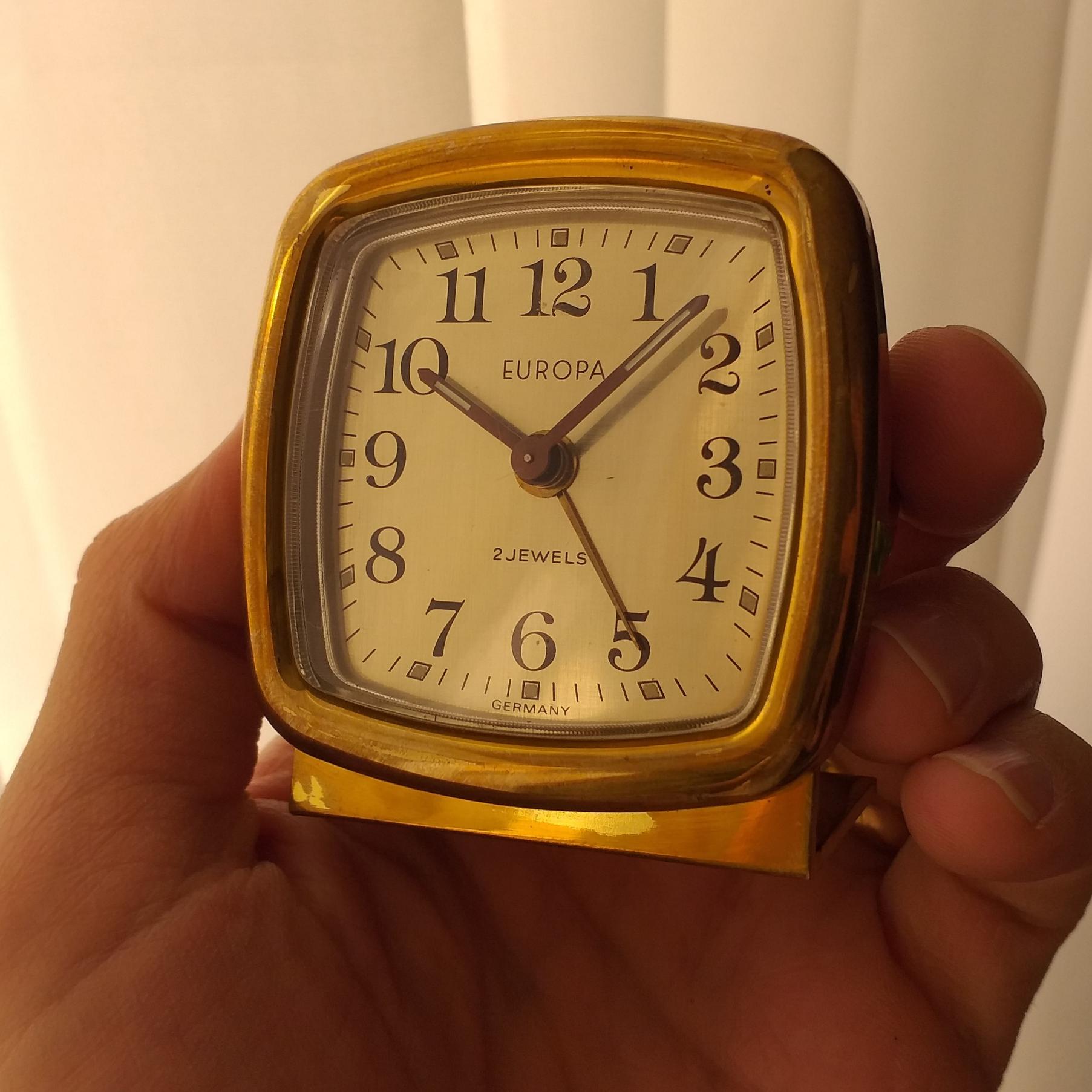 ساعت رومیزی اروپا(توضیحات مطالعه شود)