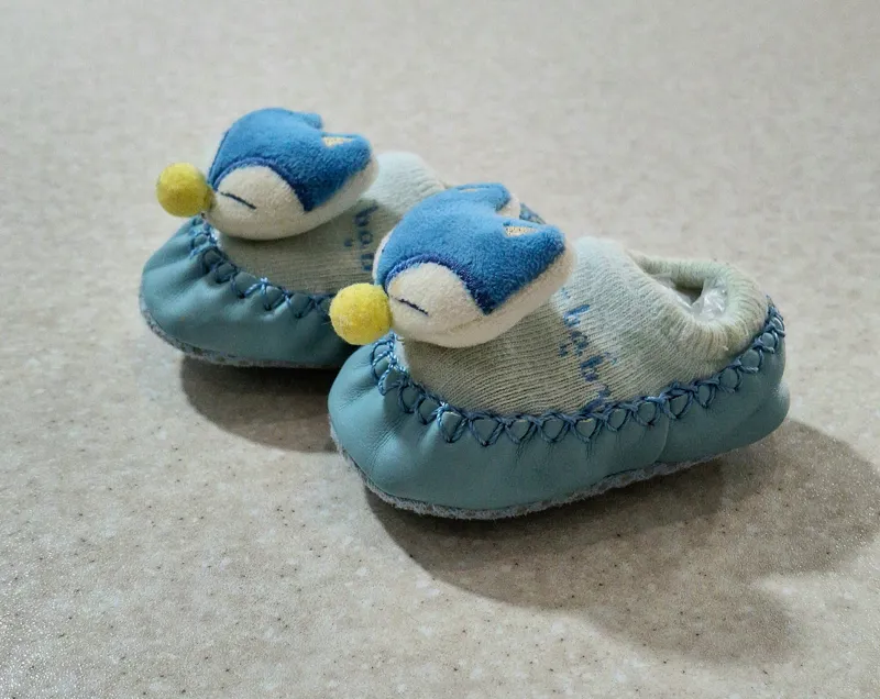 پاپوش جغجغه دار بچگانه