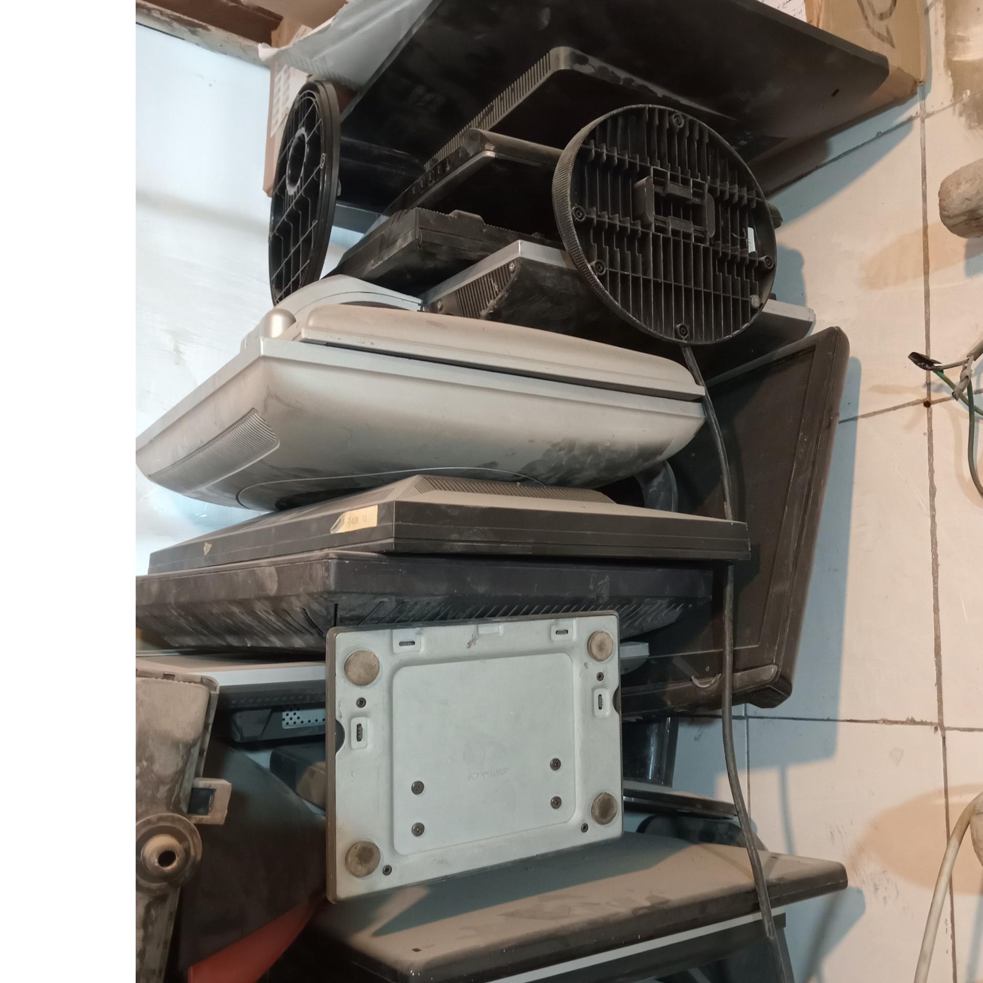 30 عدد مانیتور LCD معیوب