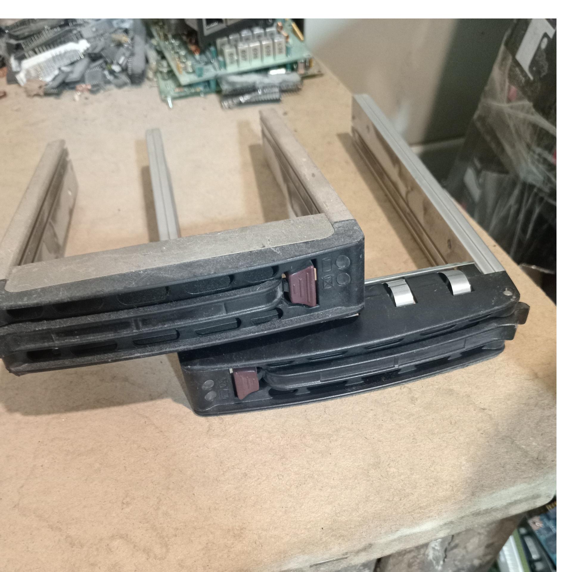 2 عدد کدی هارد سرور