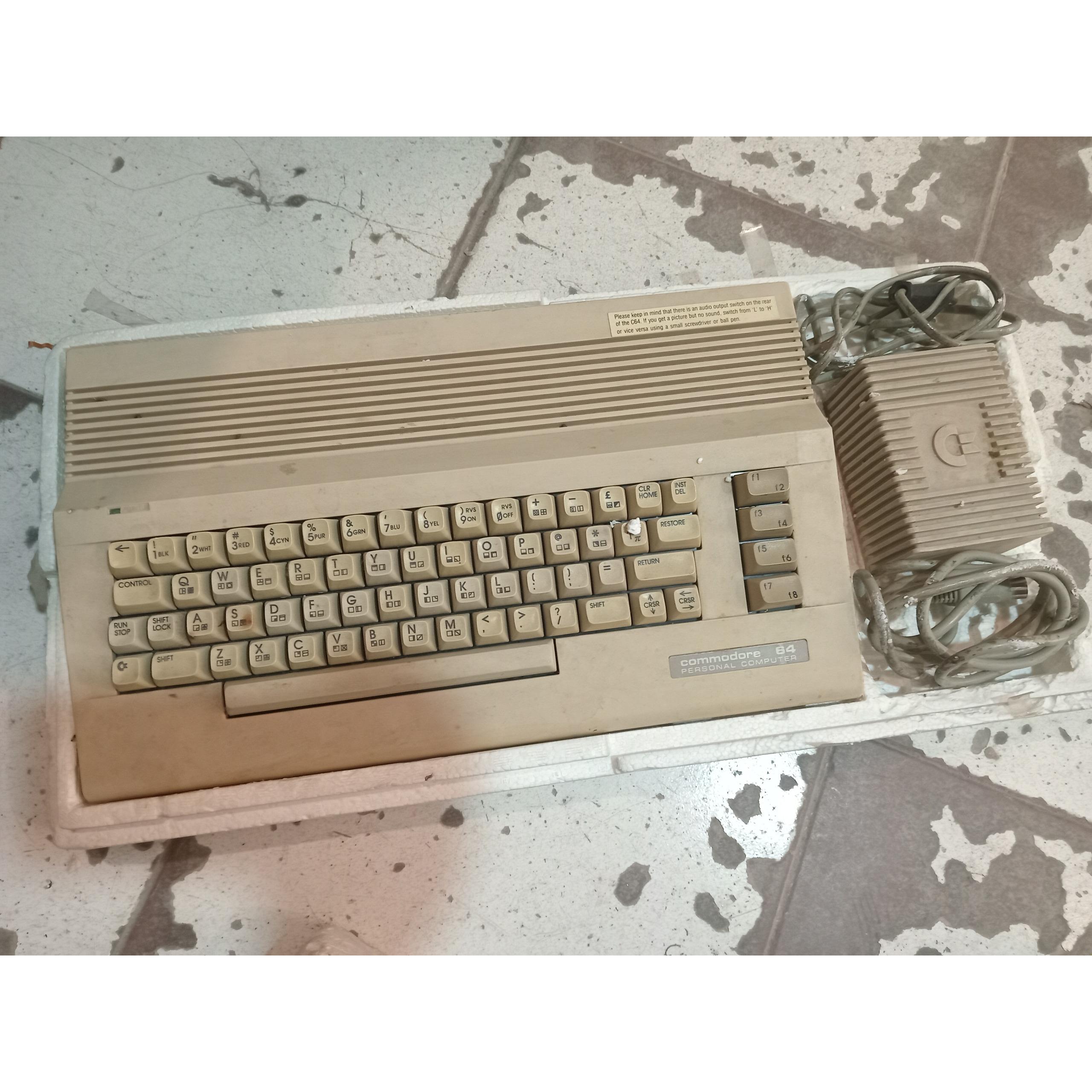 کمودور 64 طبق عکس