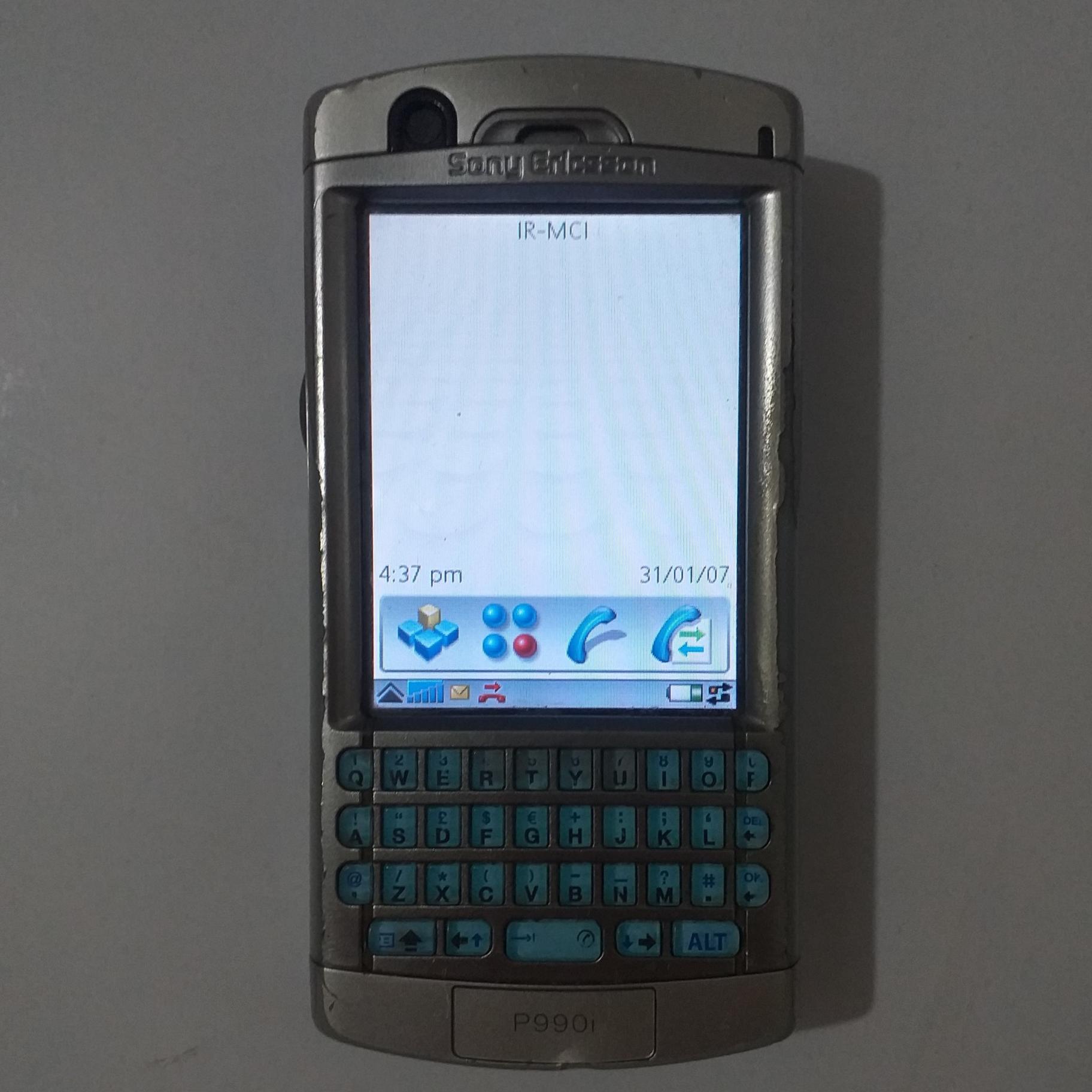 سونی اریکسون مدل p990i