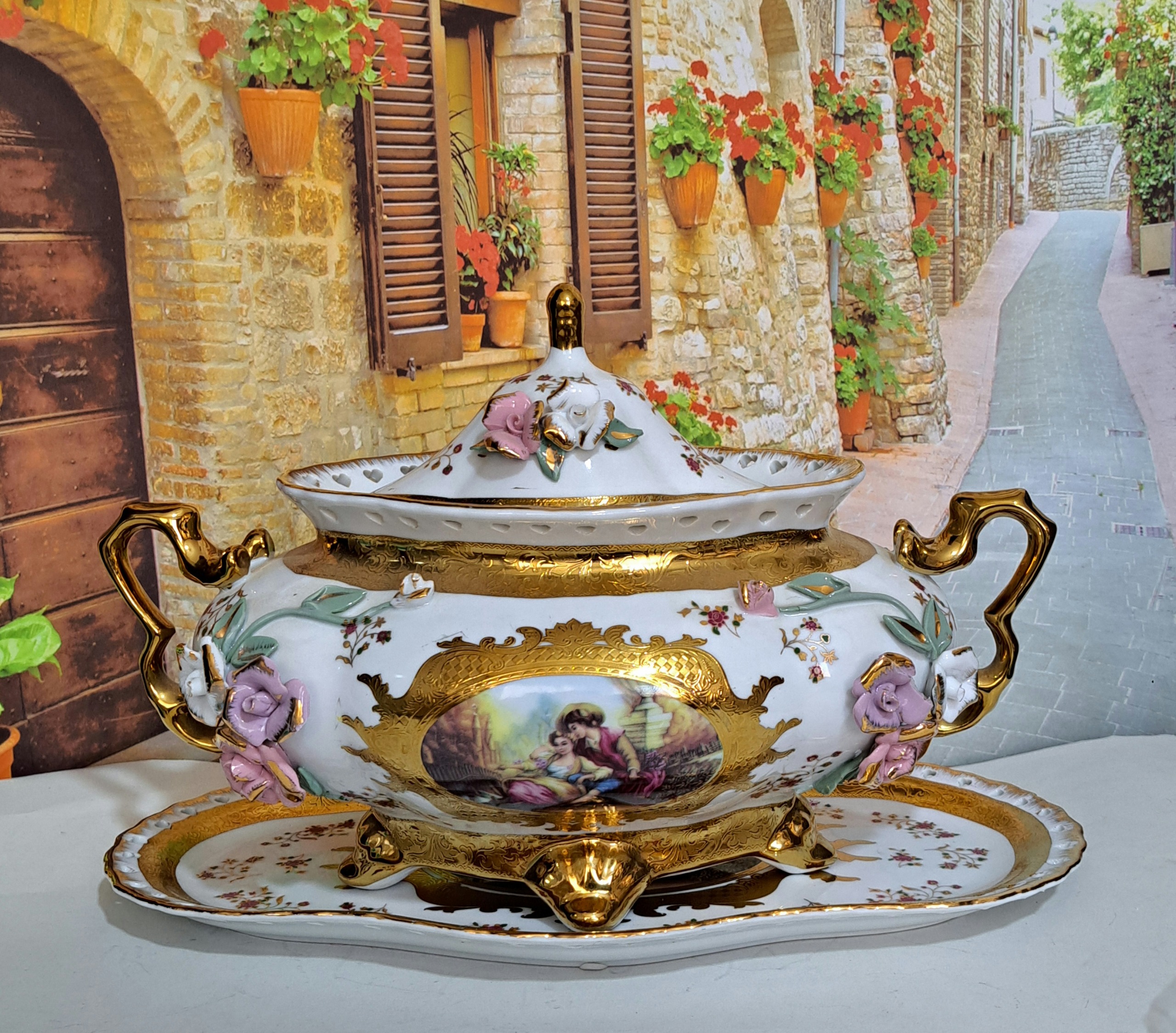 سوپ خوری گلبرجسته کم یاب