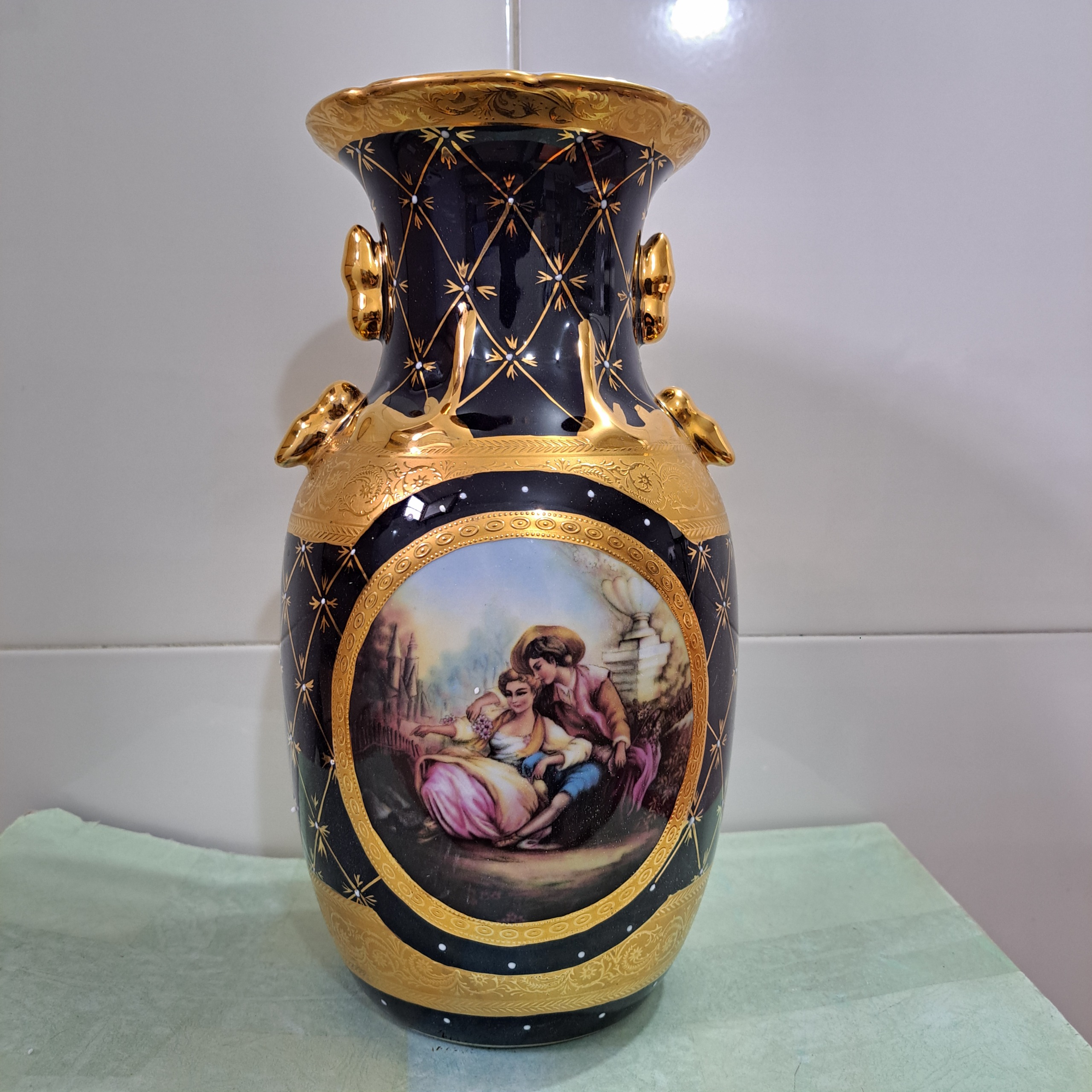 گلدان دکوری سی سانت طلاکوب سورمه ای