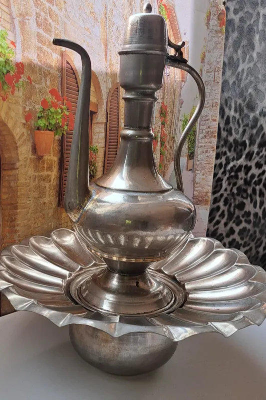 آفتابه لگن قدیمی بزرگ