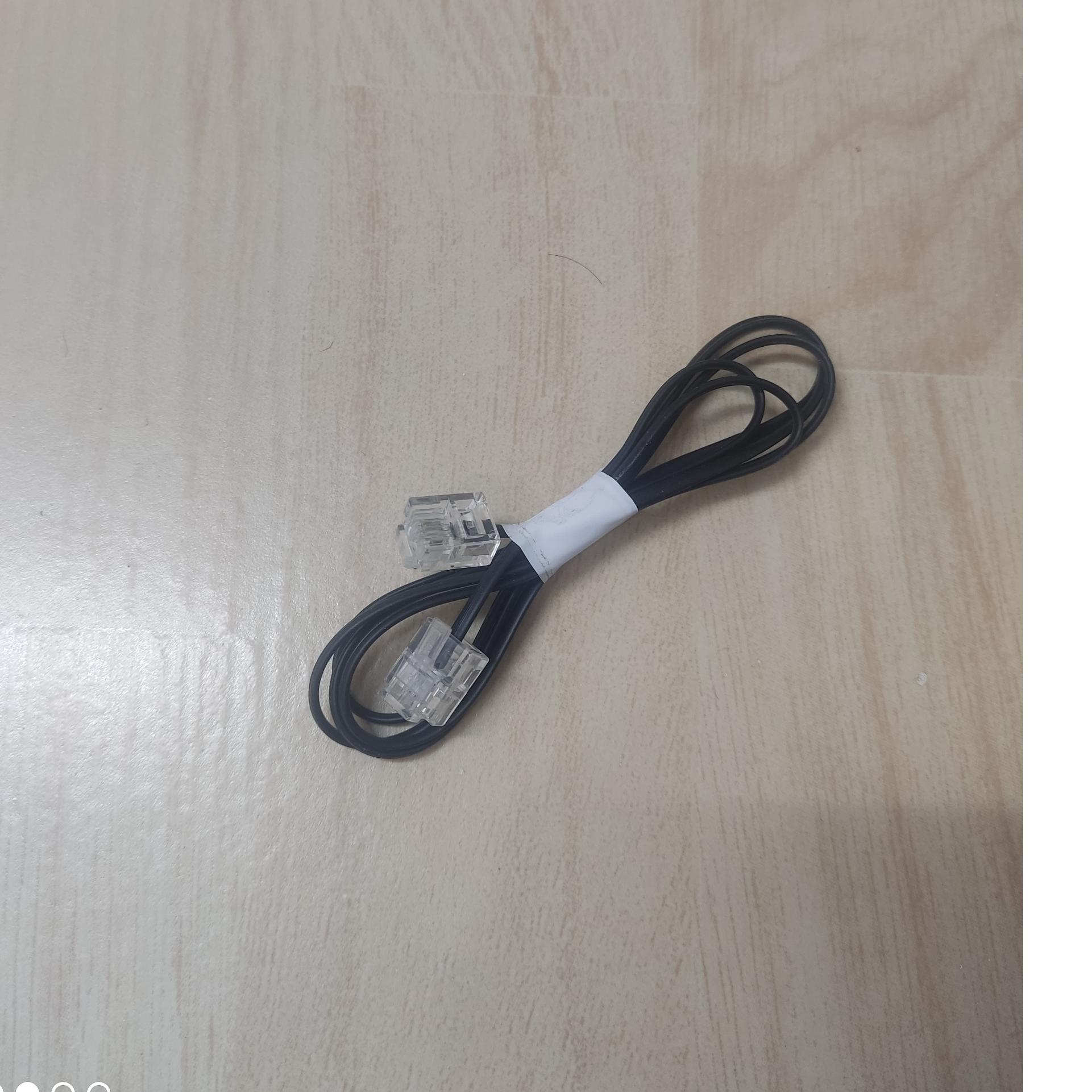 کابل تلفن با طول کمتر از یک متر