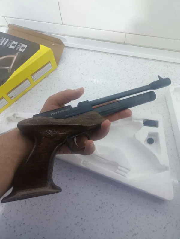 تپانچه آرتیمیس cp1