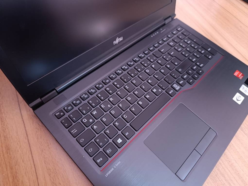لپ تاپ فوجیتسو Fujitsu Lifbook U7510 i7 نسل دهم