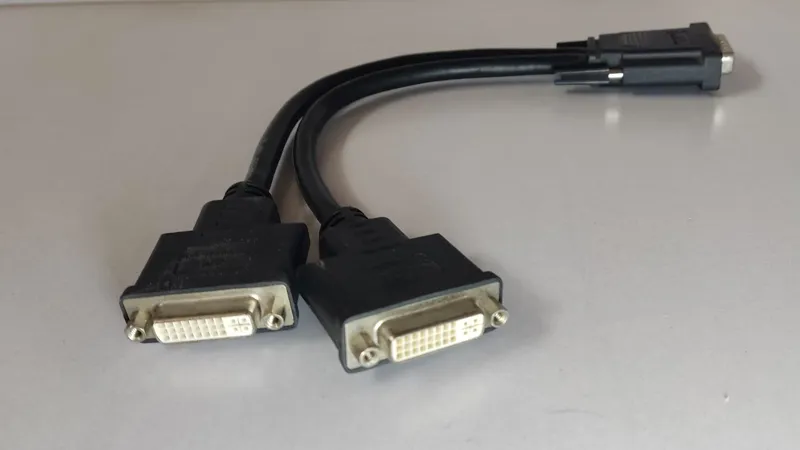 کابل تبدیل DVI قدیم به جدید با دو خروجی