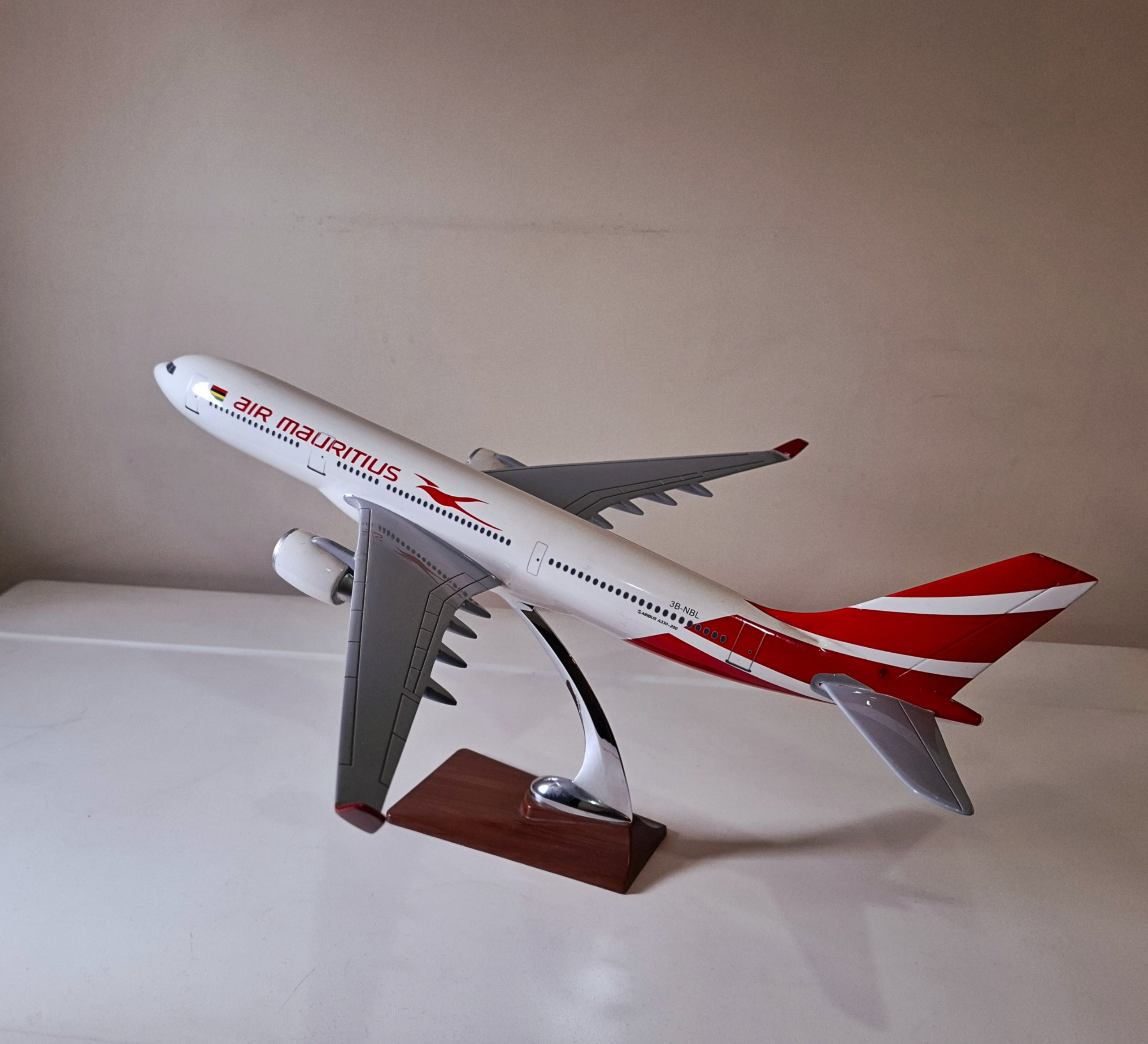 ماکت هواپیما مسافربری ایرباس Airbus A330-200