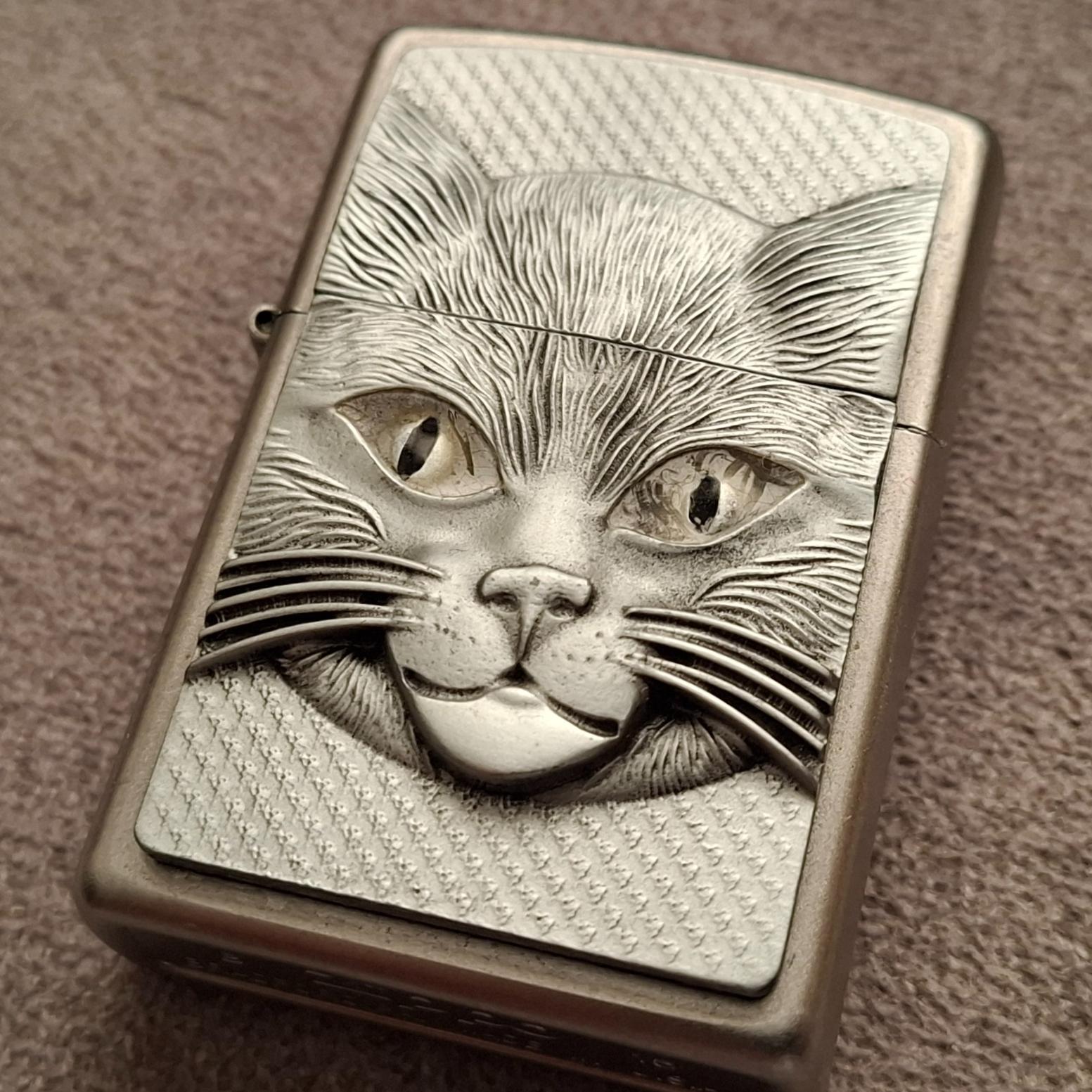 فندک زیپو Zippo اصل آمریکا برجسته طرح چشم گربه