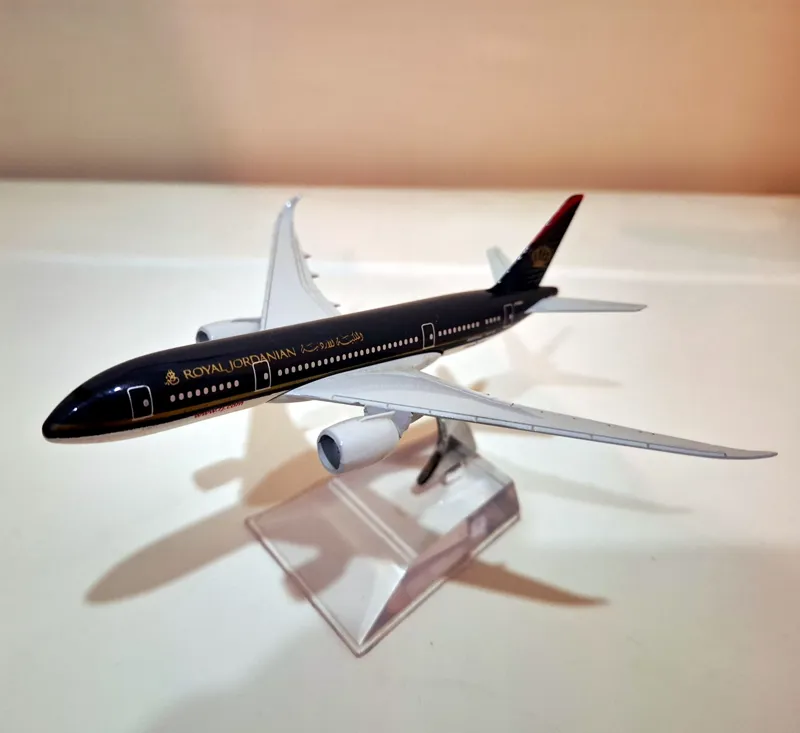 ماکت هواپیما مسافربری بوئینگ Boeing 787-8
