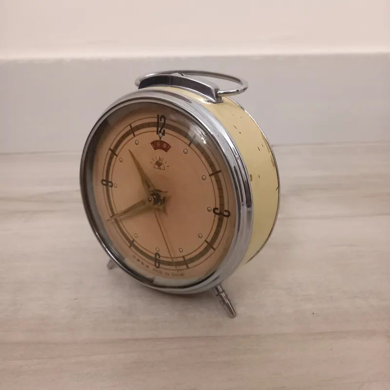 ساعت رومیزی کوکی زنگدار قدیمی