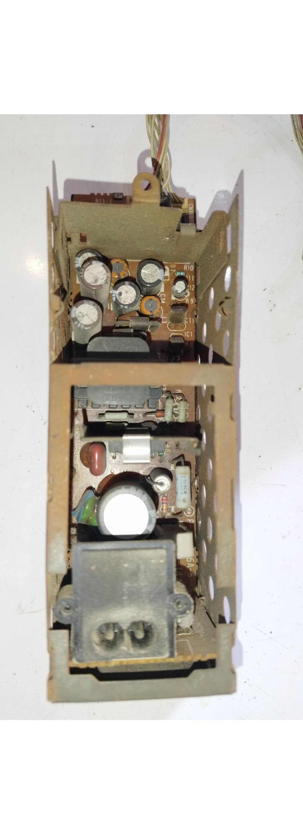 تغذیه ویدیو E102