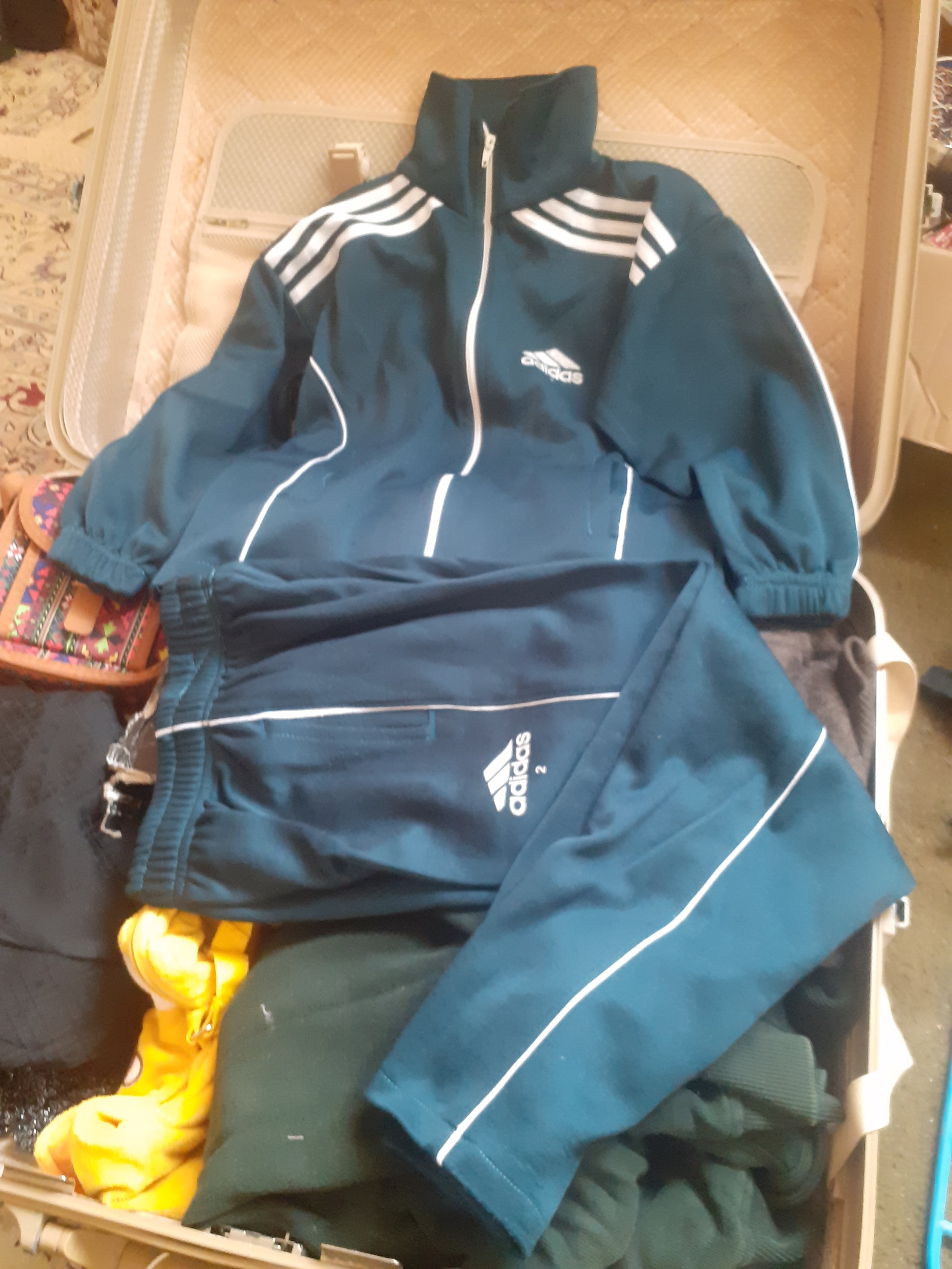 ست گرمکن و شلوار ورزشی