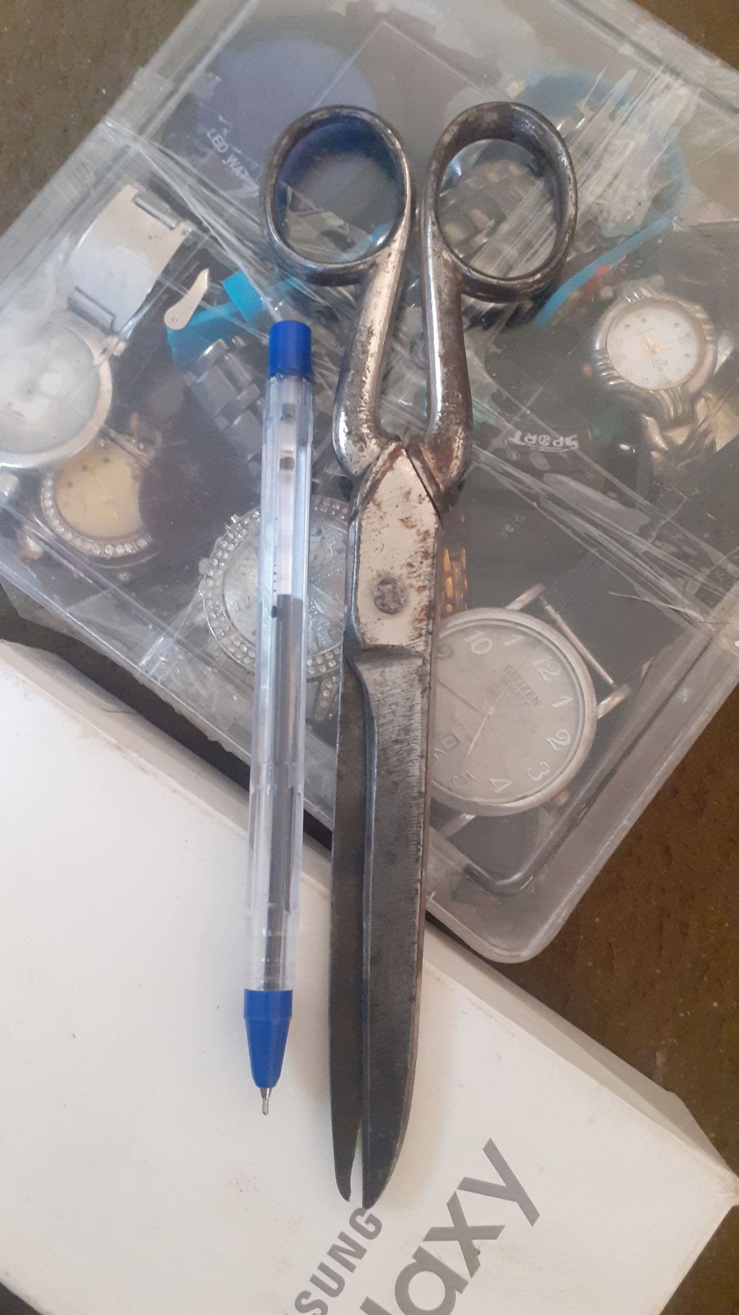 قیچی فلزی قدیمی و کلکسیونی