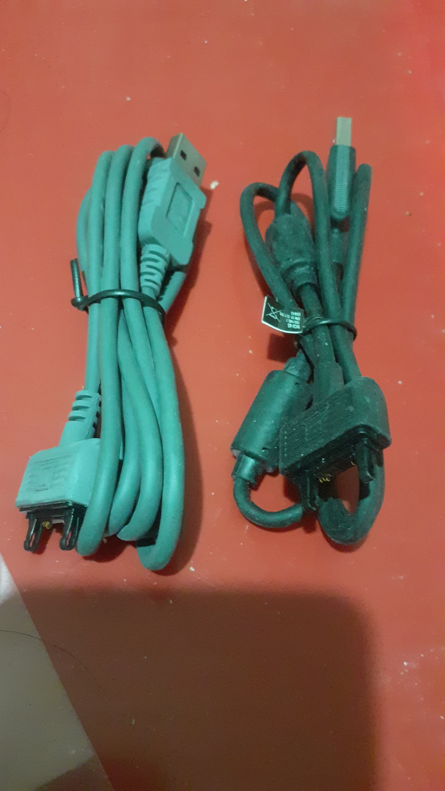 2عدد کابل شارژ یا اتصال گوشی سونی اریکسون قدیمی