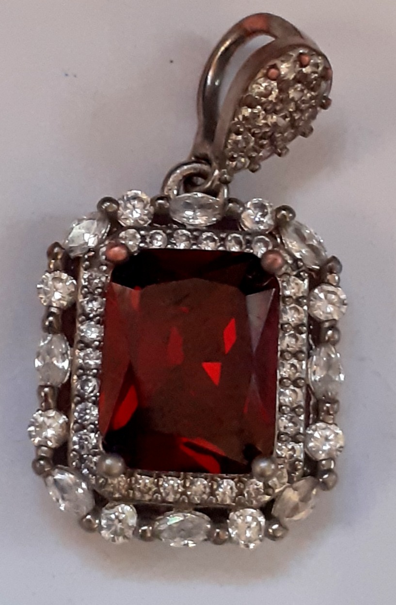 آویز زیبای عقیق یا زمرد تراش