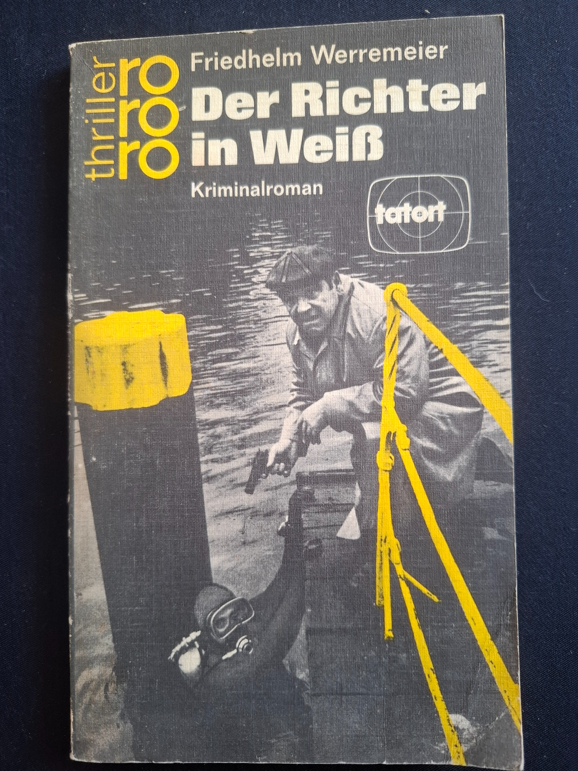 Der Richter in weiß آلمانی