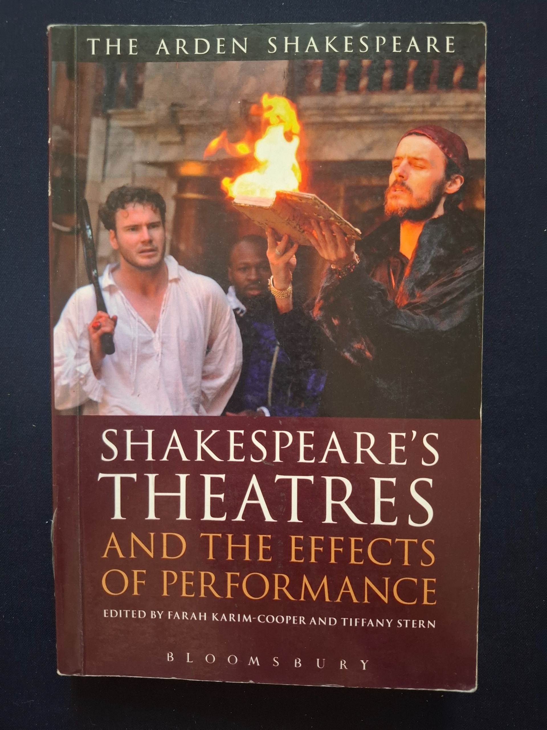 Shakespeares theatres انگلیسی