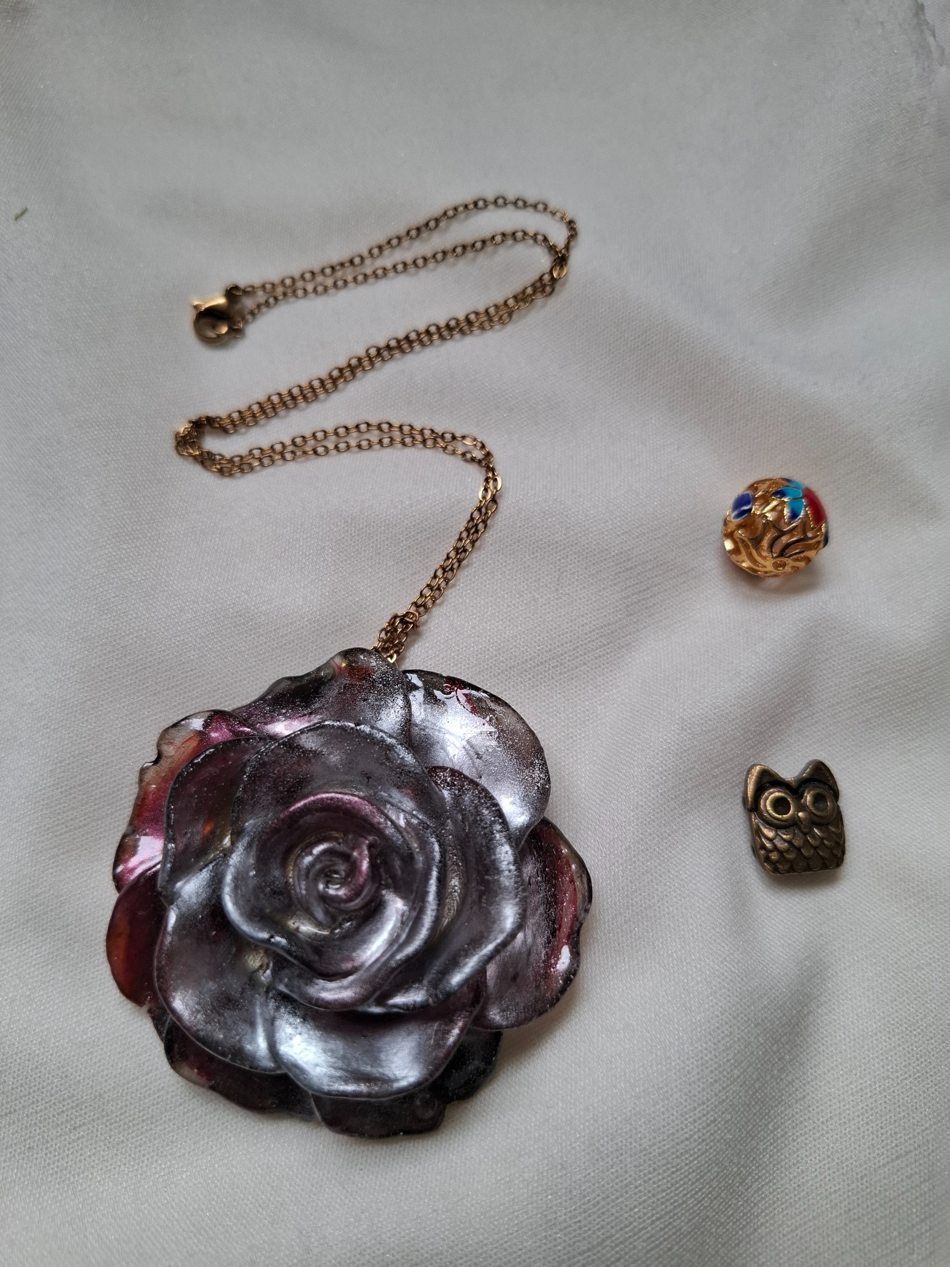 گردنبند رزینی رز لونا