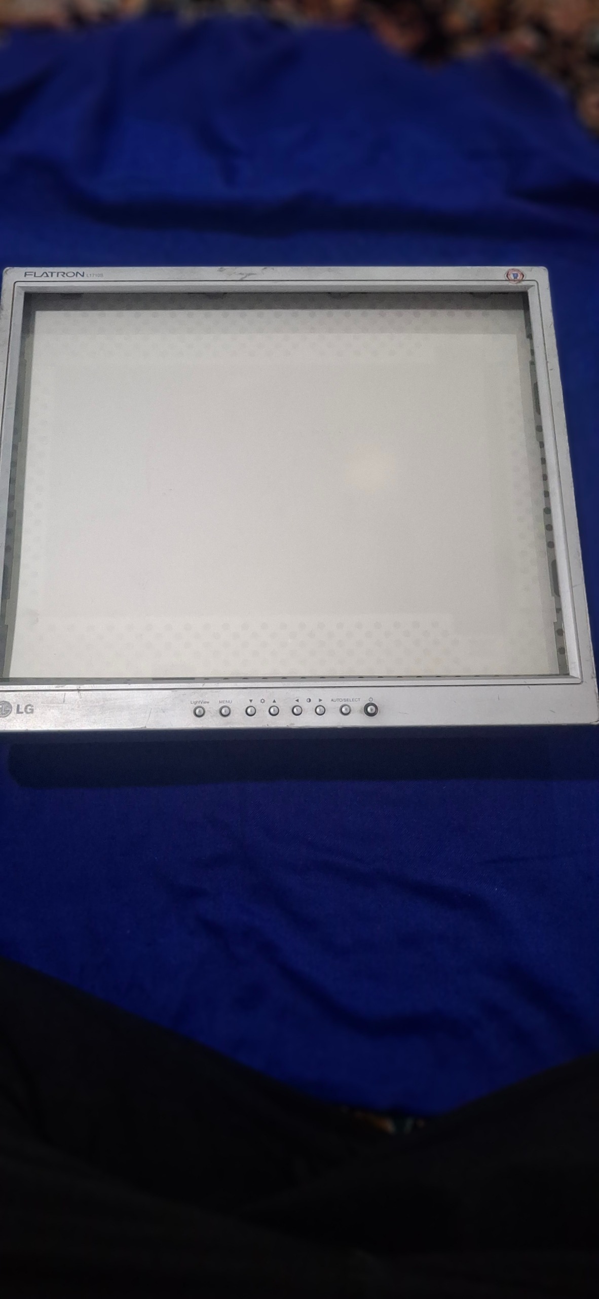 قاب مانیتور L1710SL همراه پنل دکمه هاش