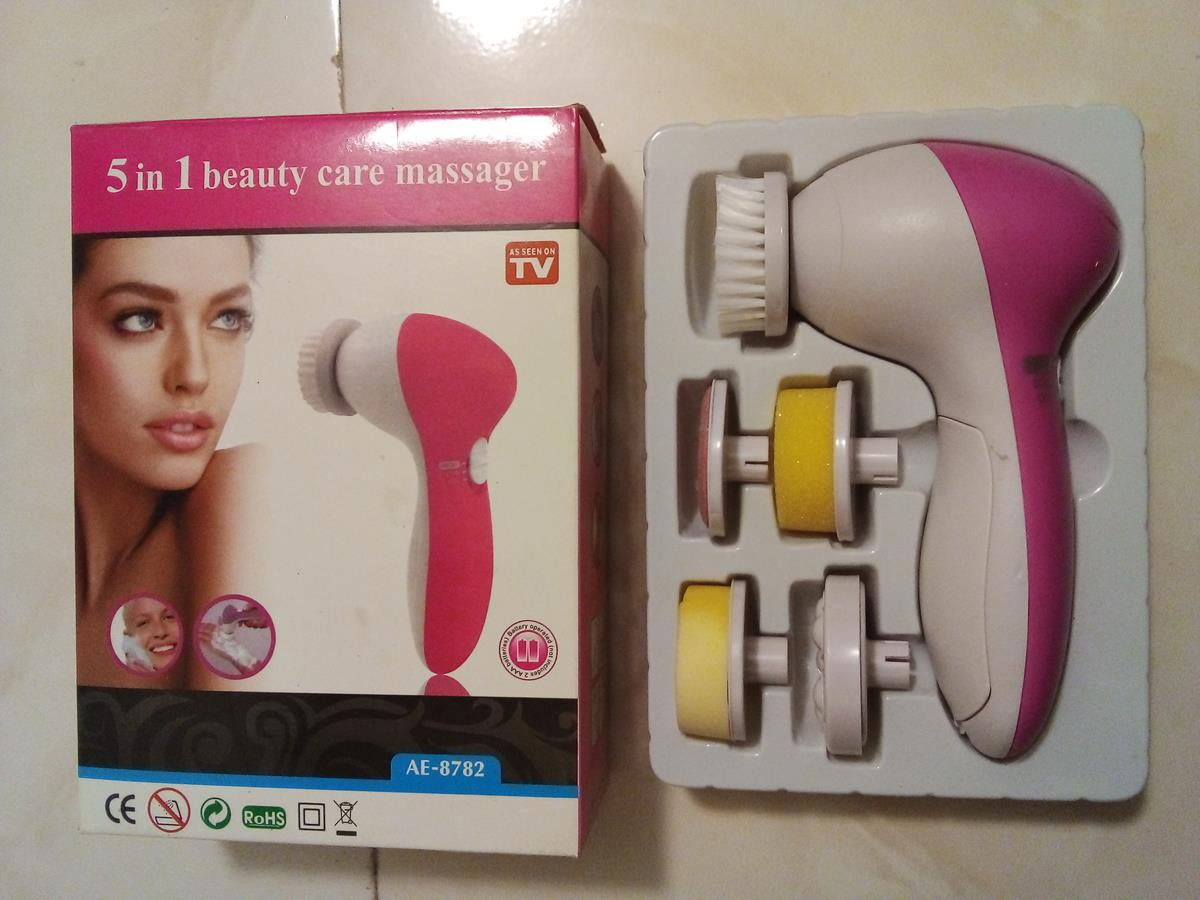 ماساژور دستی صورت و پوست 5 سر باتری خور (ک 4)
