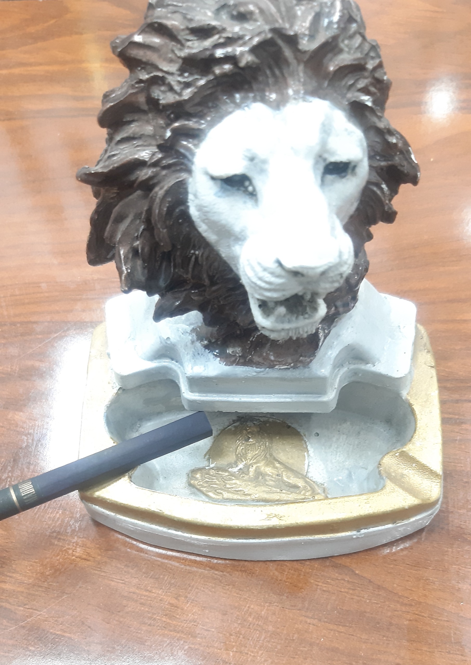 زیر سیگاری طرح شیر