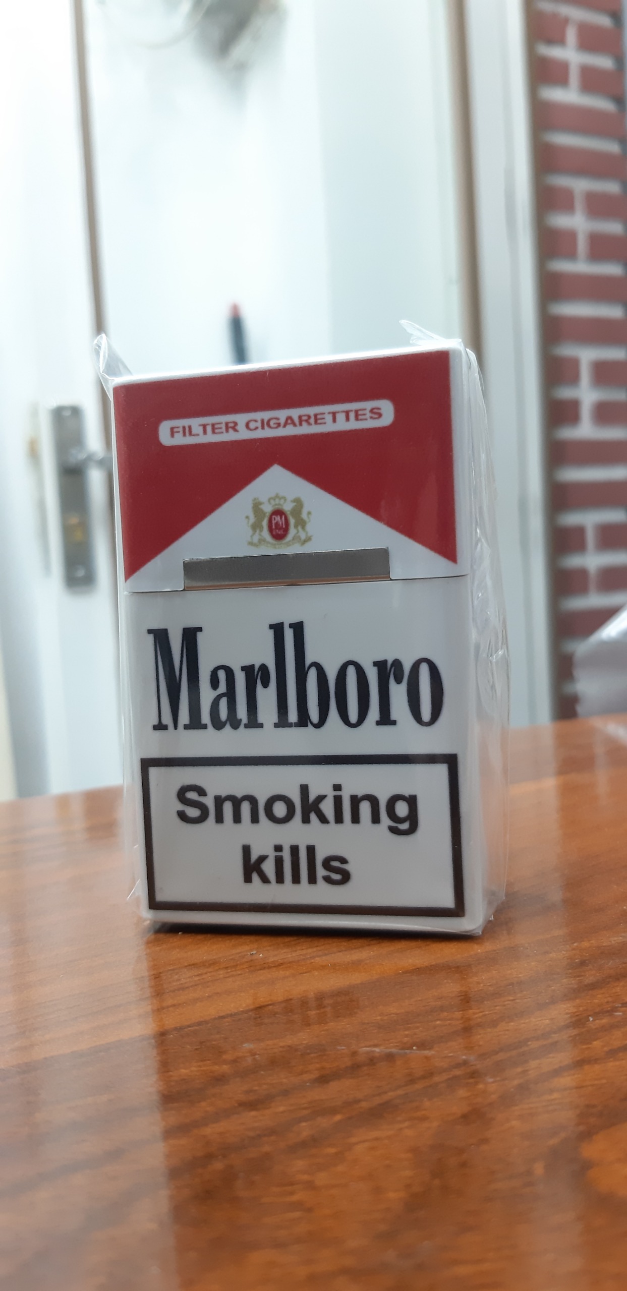 جاسیگاری مدل پاکتی درب دار فنری Marlboro