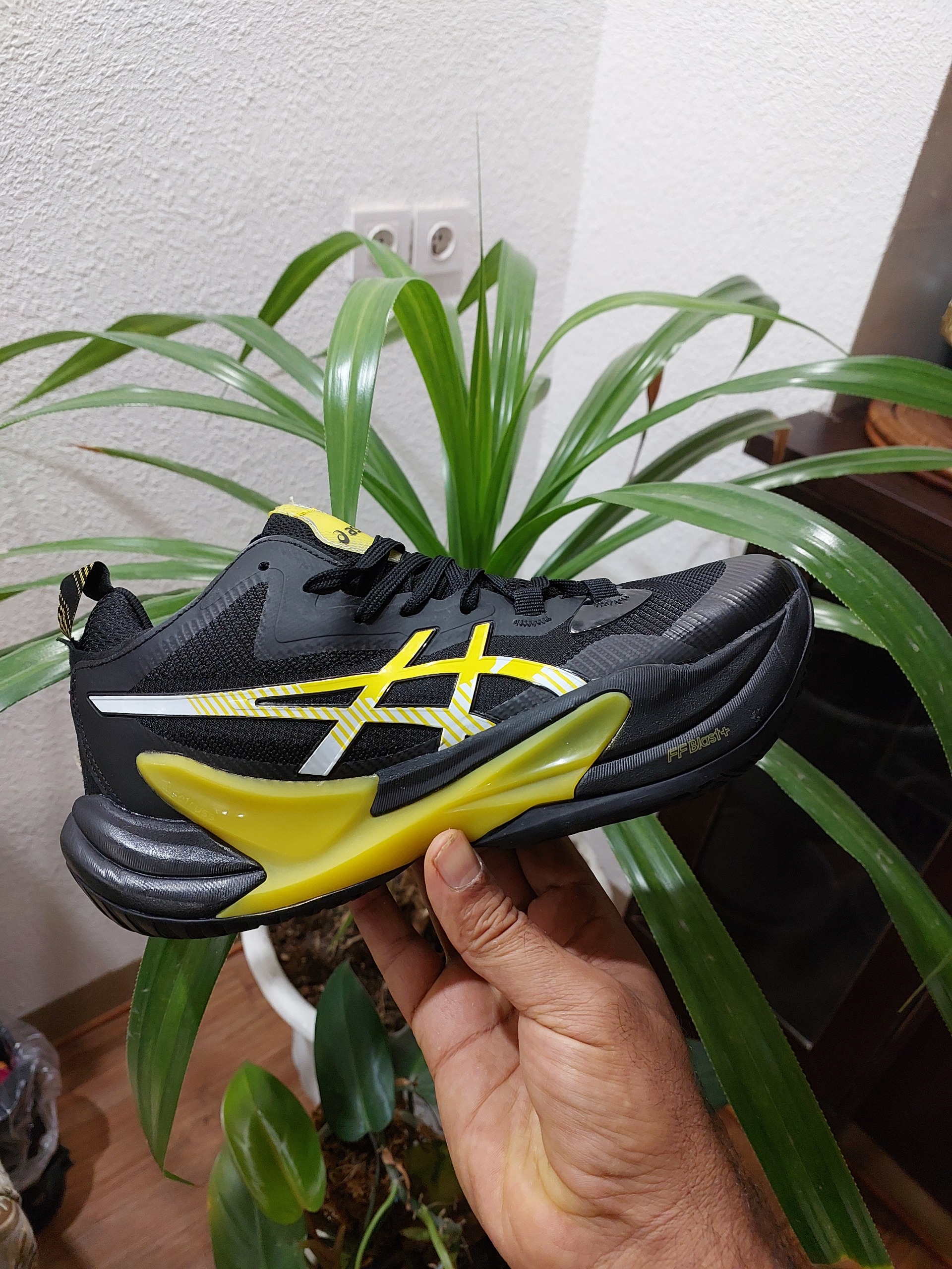 کفش والیبال اسیکس متارایز2  asics metarise