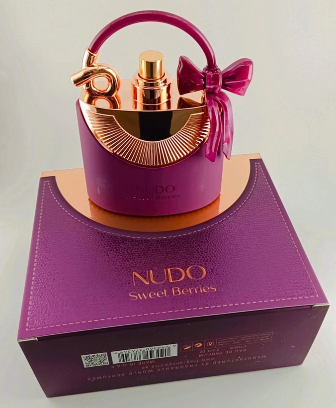 ادکلن زنانه میوهای و شیرین | رایحه توت و گلها