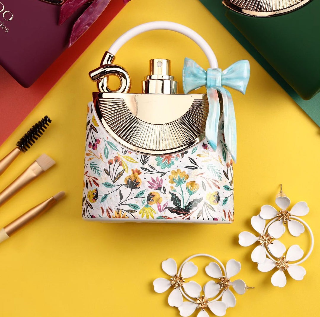 ادکلن زنانه طرح کیف گل رایحه ای خاص و جذاب