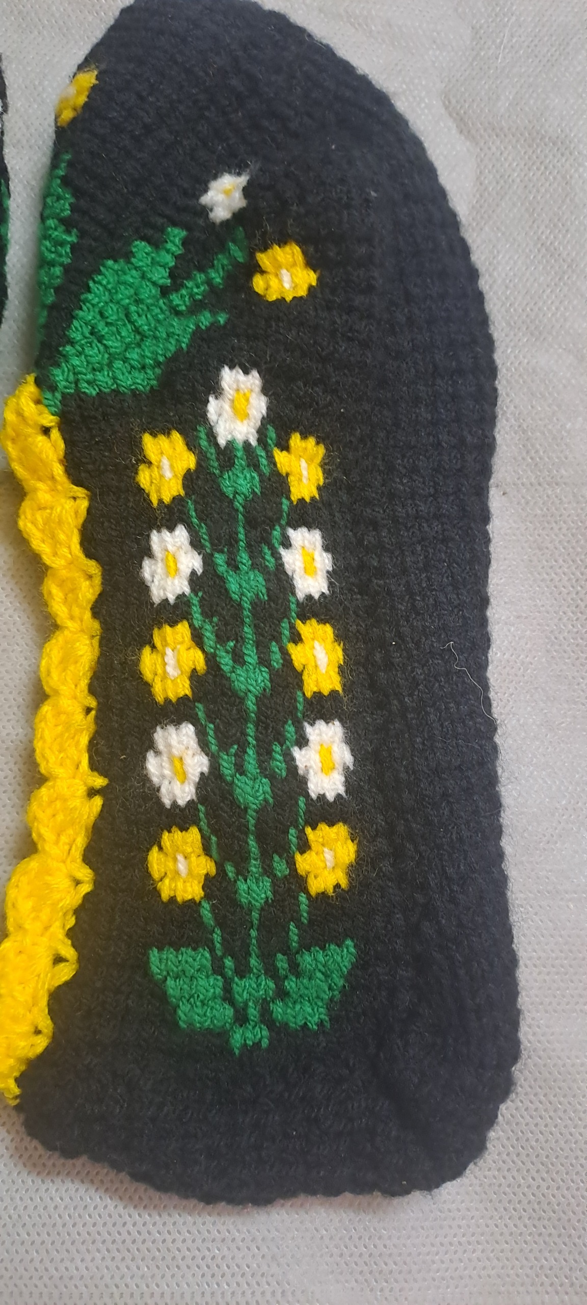 پاپوش کاموایی زنانه فری سایز مشکی طرحدار