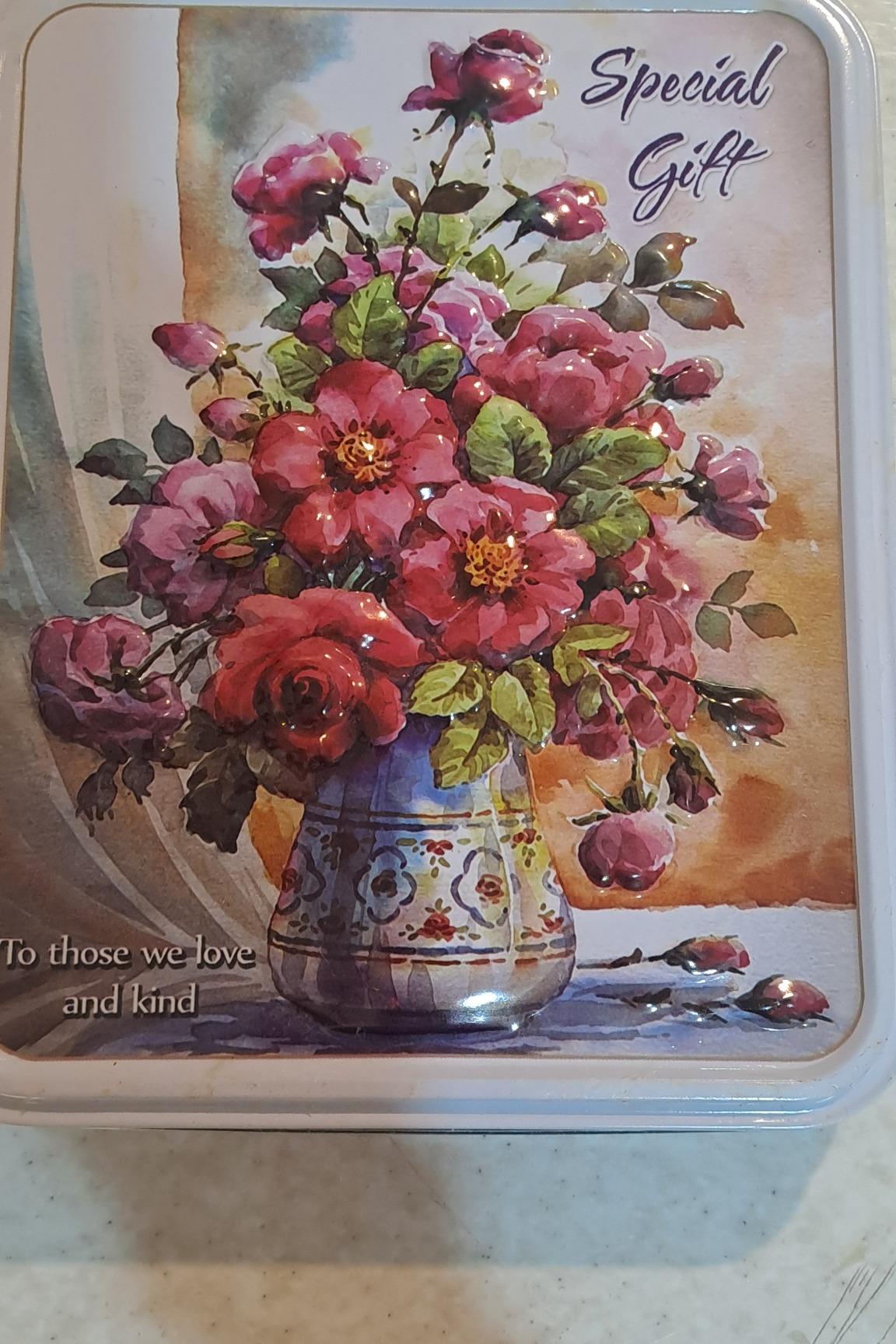 جعبه دمنوش همراه 9 عدد دمنوش کیسه ای گلستان