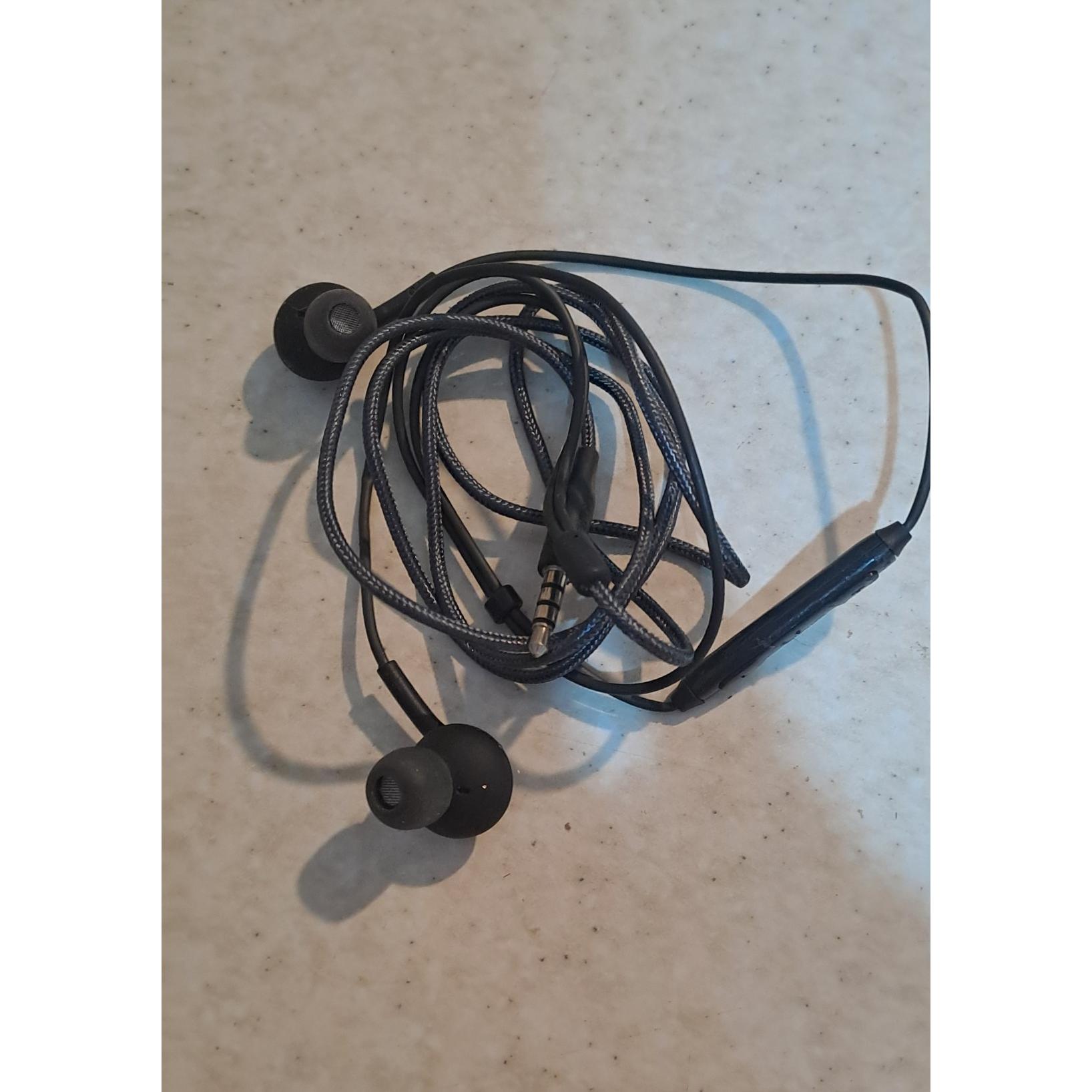 هندزفری کاملا سالم