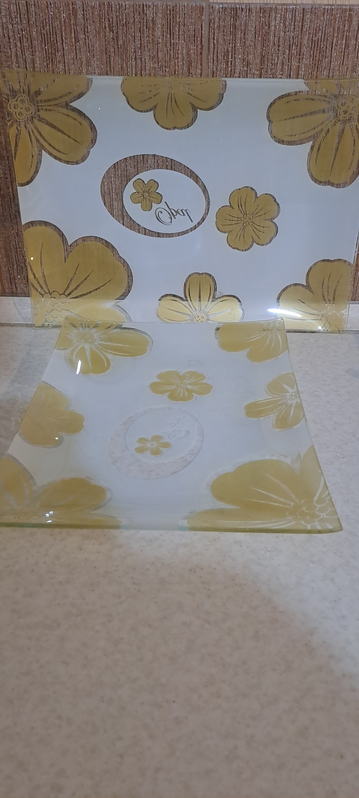 دو عدد سینی شیشه ای دو سایزه