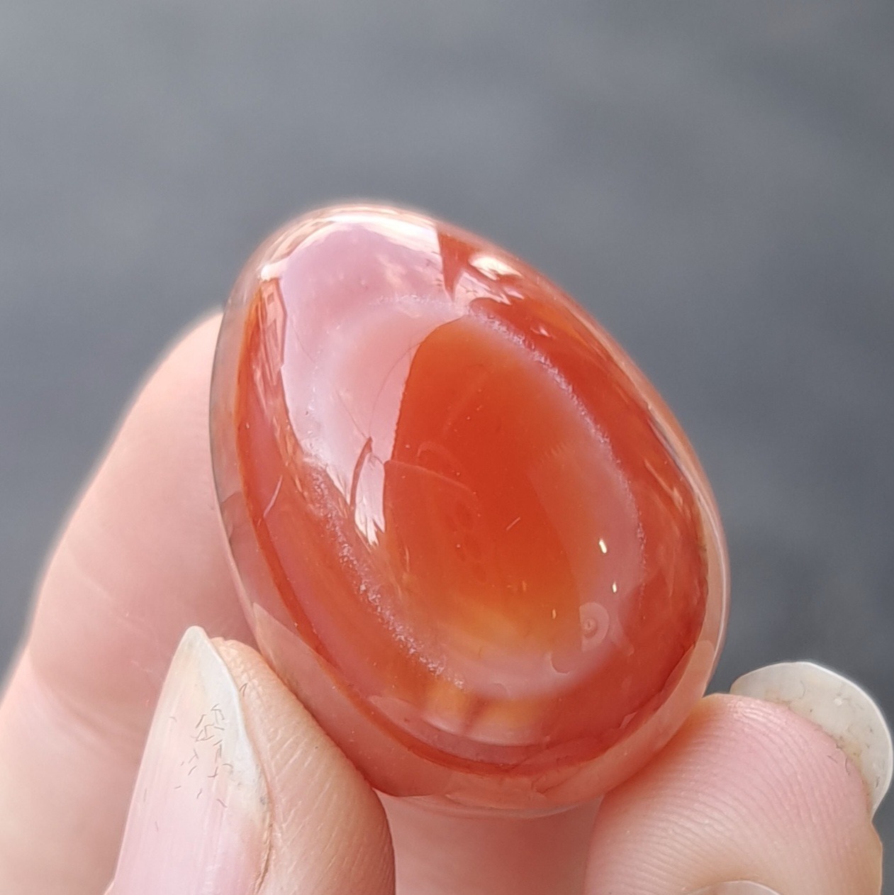 گوی تخم مرغی عقیق زیبا