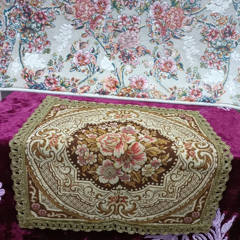 رومیزی چهارگوش اروپایی