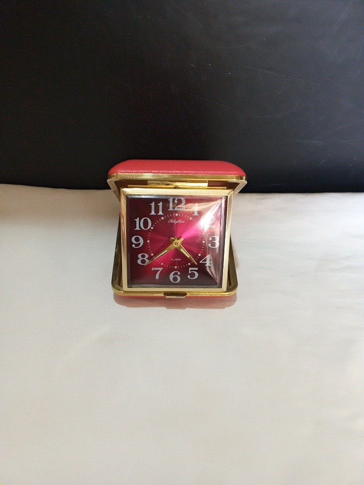 ساعت رومیزی قدیمی