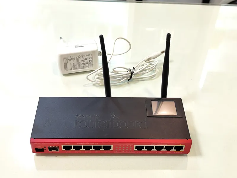 روتر بیسیم میکروتیک مدل RB2011UiAS-2HnD-IN