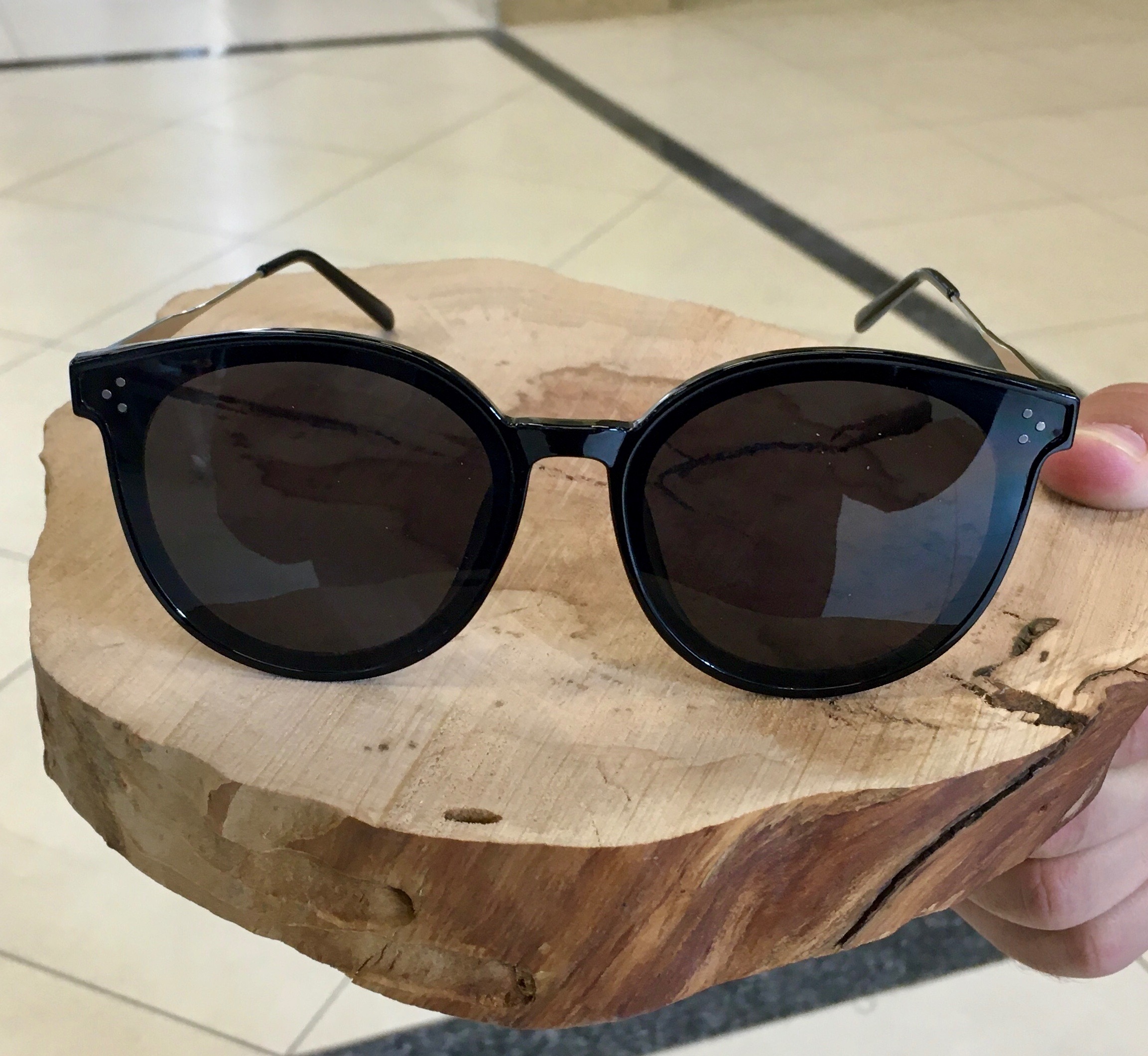 عینک آفتابی زنانه طرح جنتل مانستر