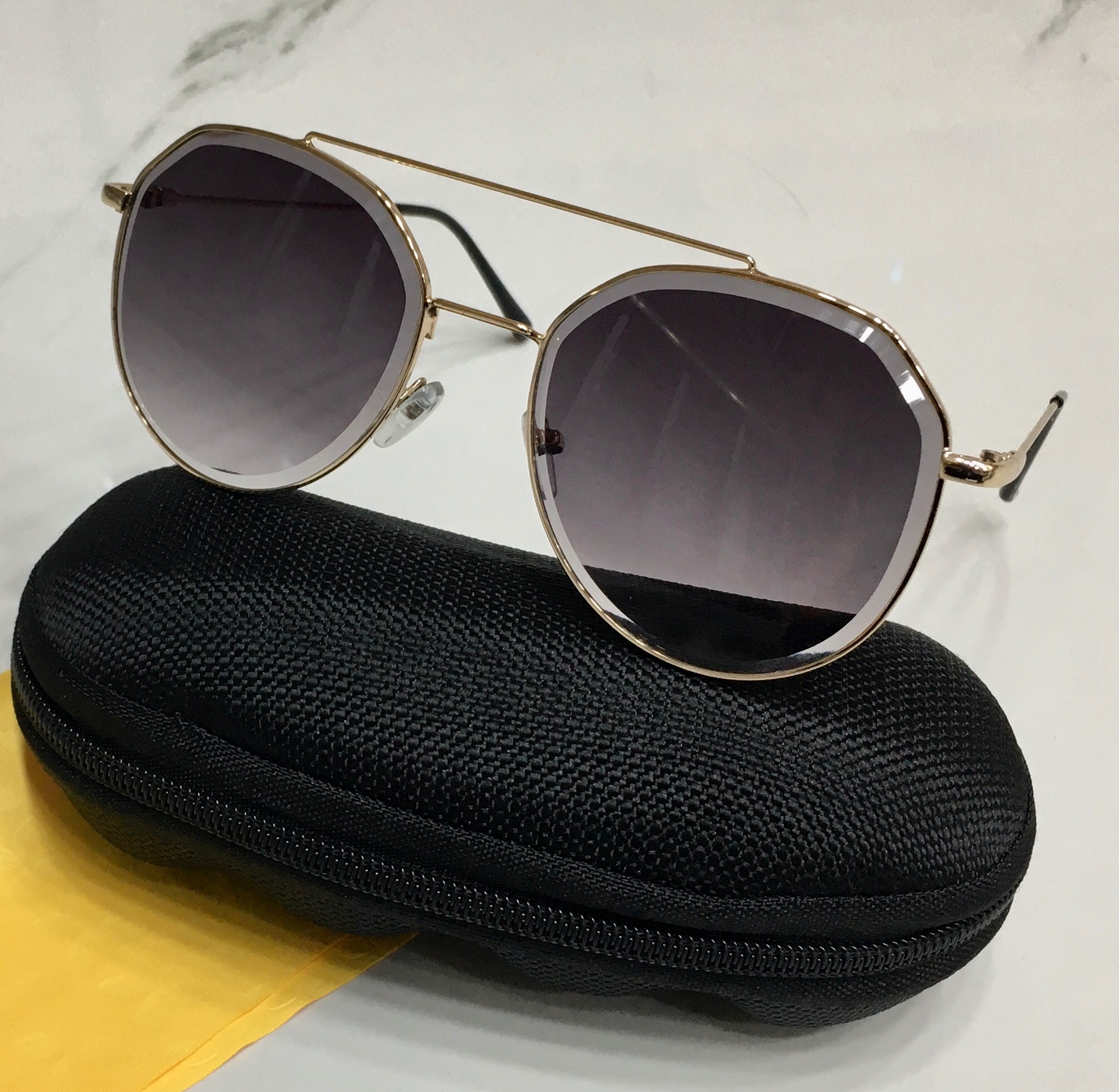 عینک آفتابی زنانه کد BH1818