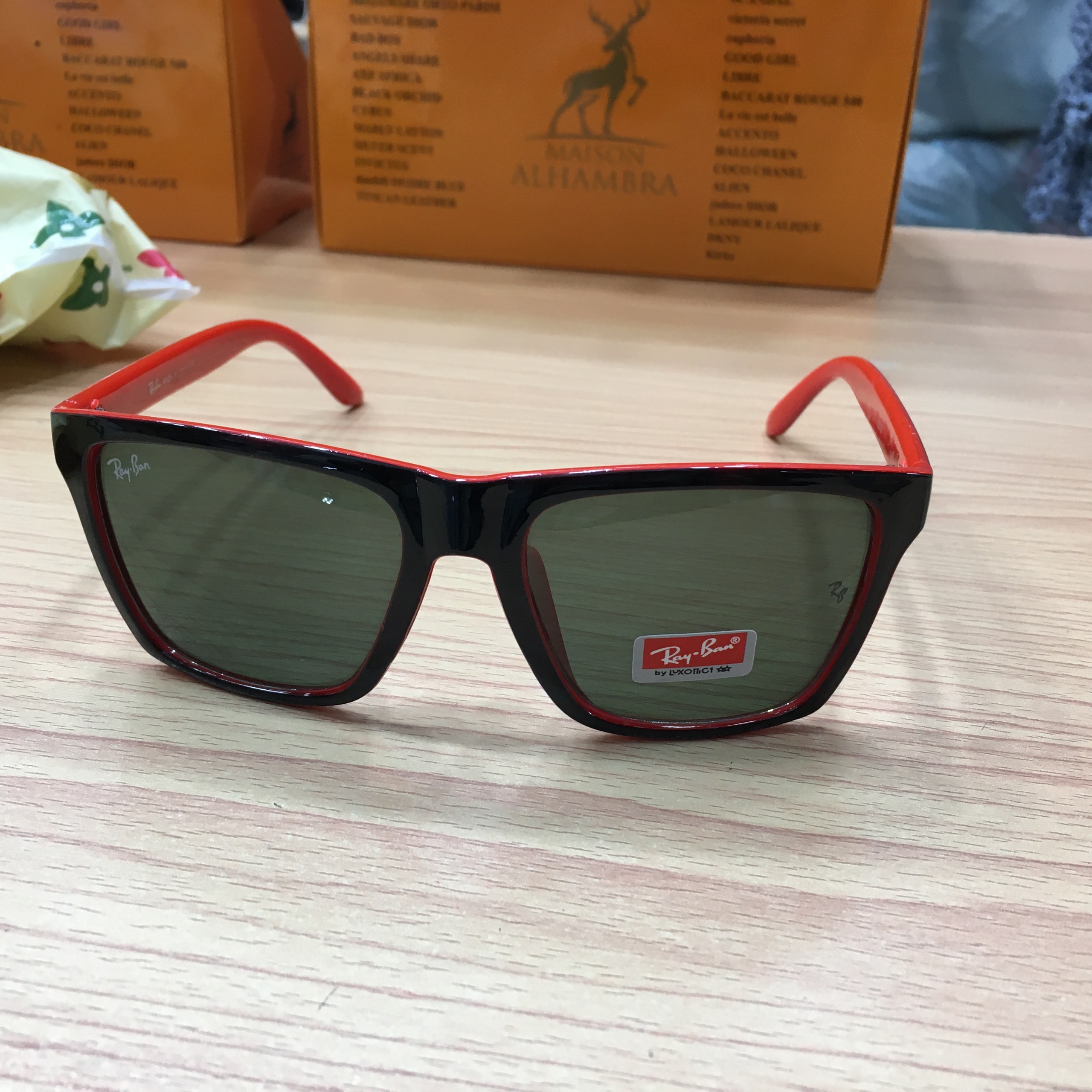 عینک مردانه برن Rayban مدل Wayfarers