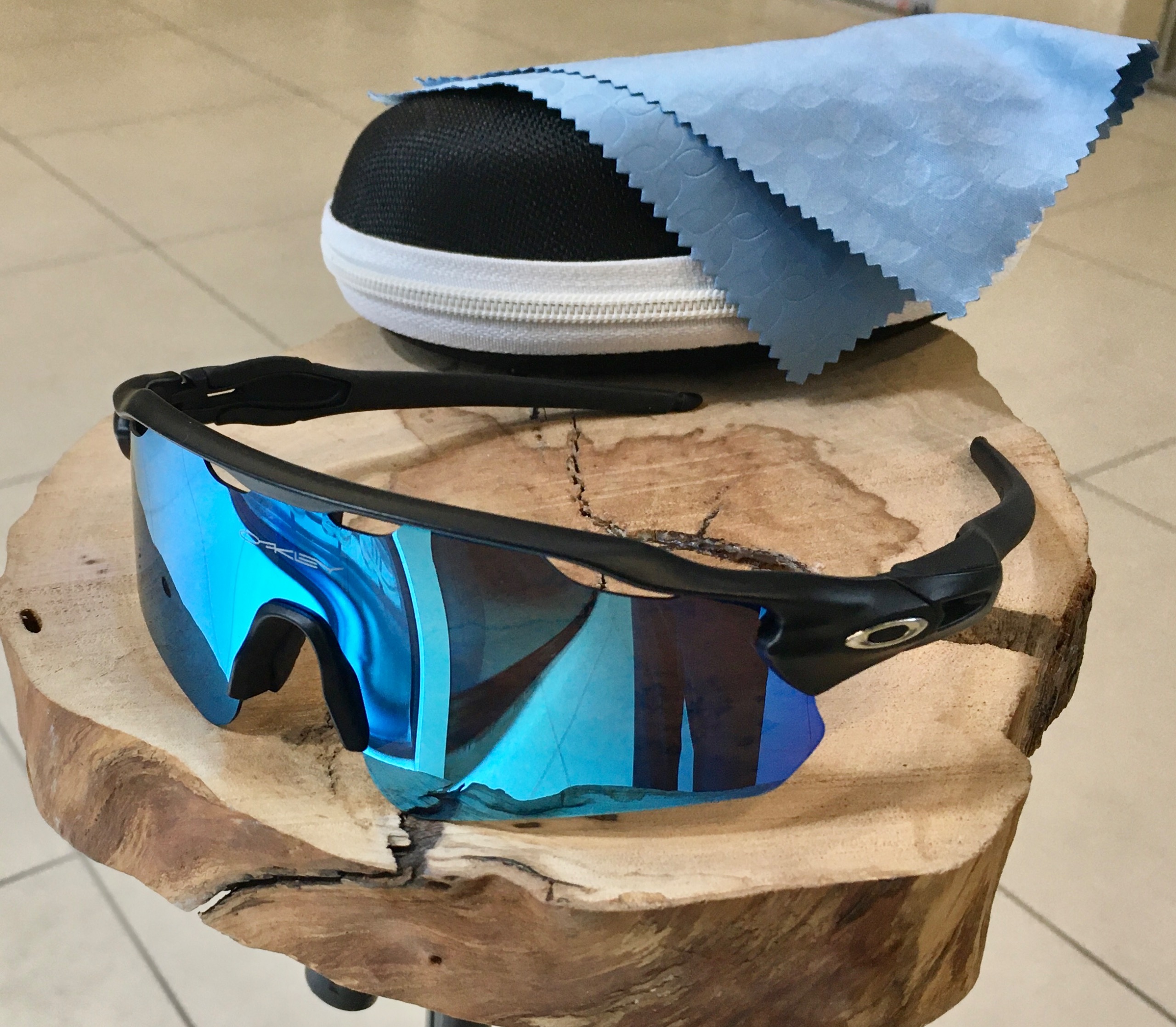 عینک بینظیر Sport پلاریزه برند Oakley